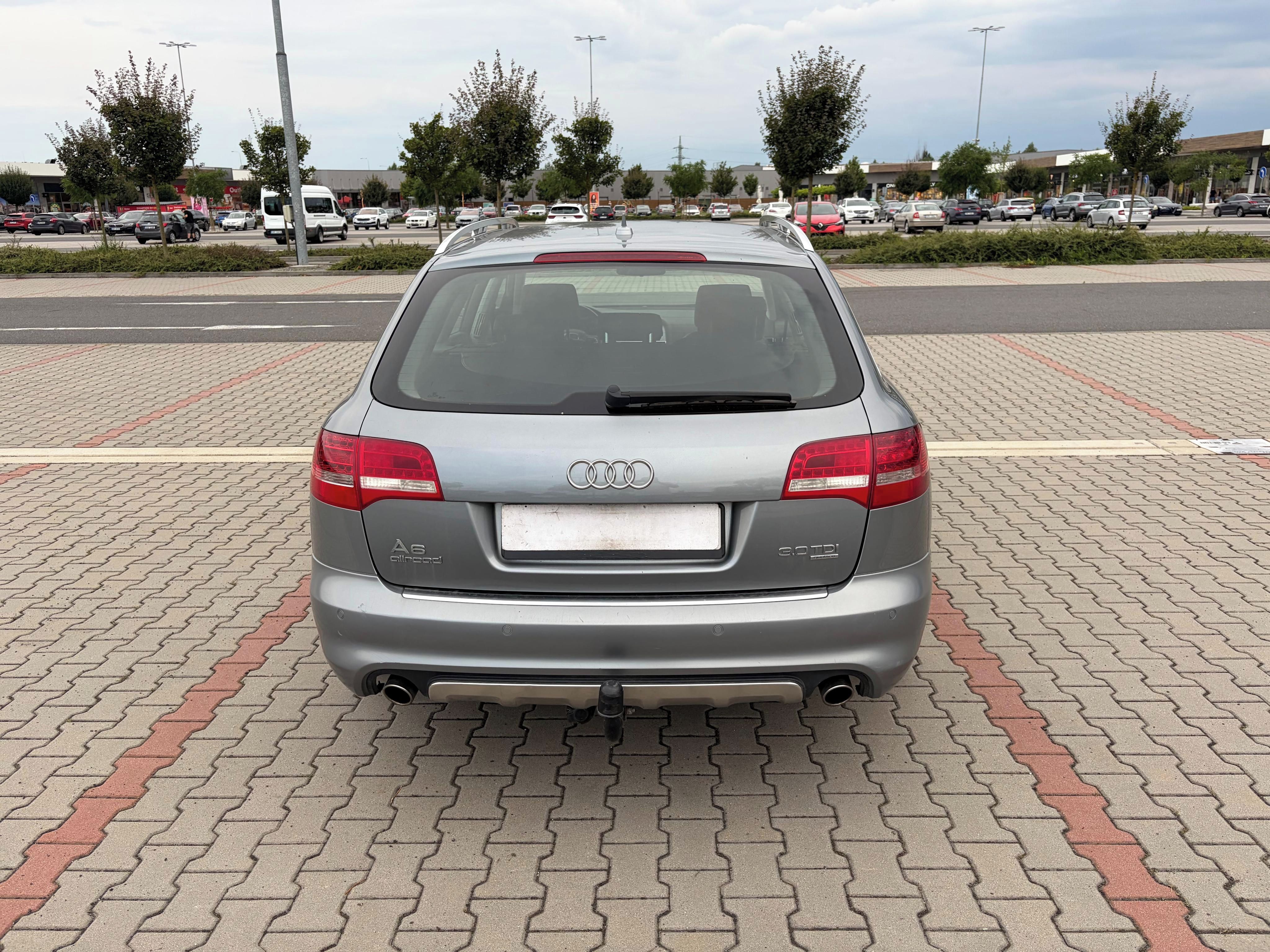 Audi A6 allroad, 3.0 TDi 176kw 4x4 TZ serviska - fotka 4