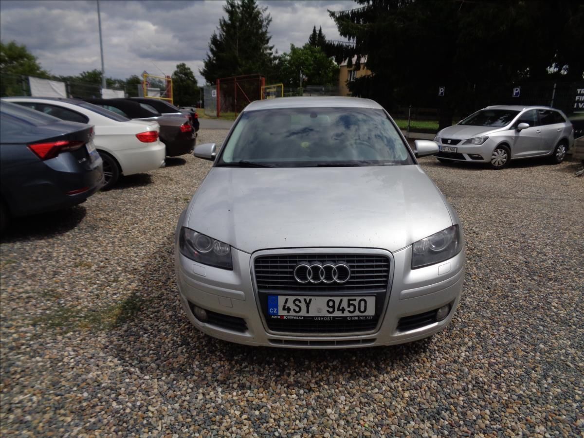 Audi A3, 2,0 Automat  Sportback - fotka 2