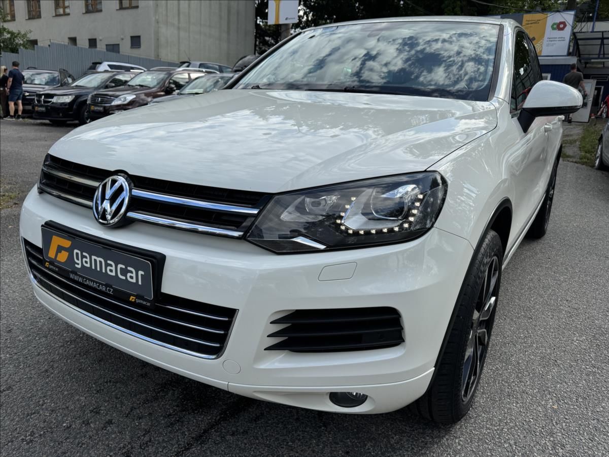 Volkswagen Touareg, 3,0 LED+KRASNÝ STAV .!! - fotka 2