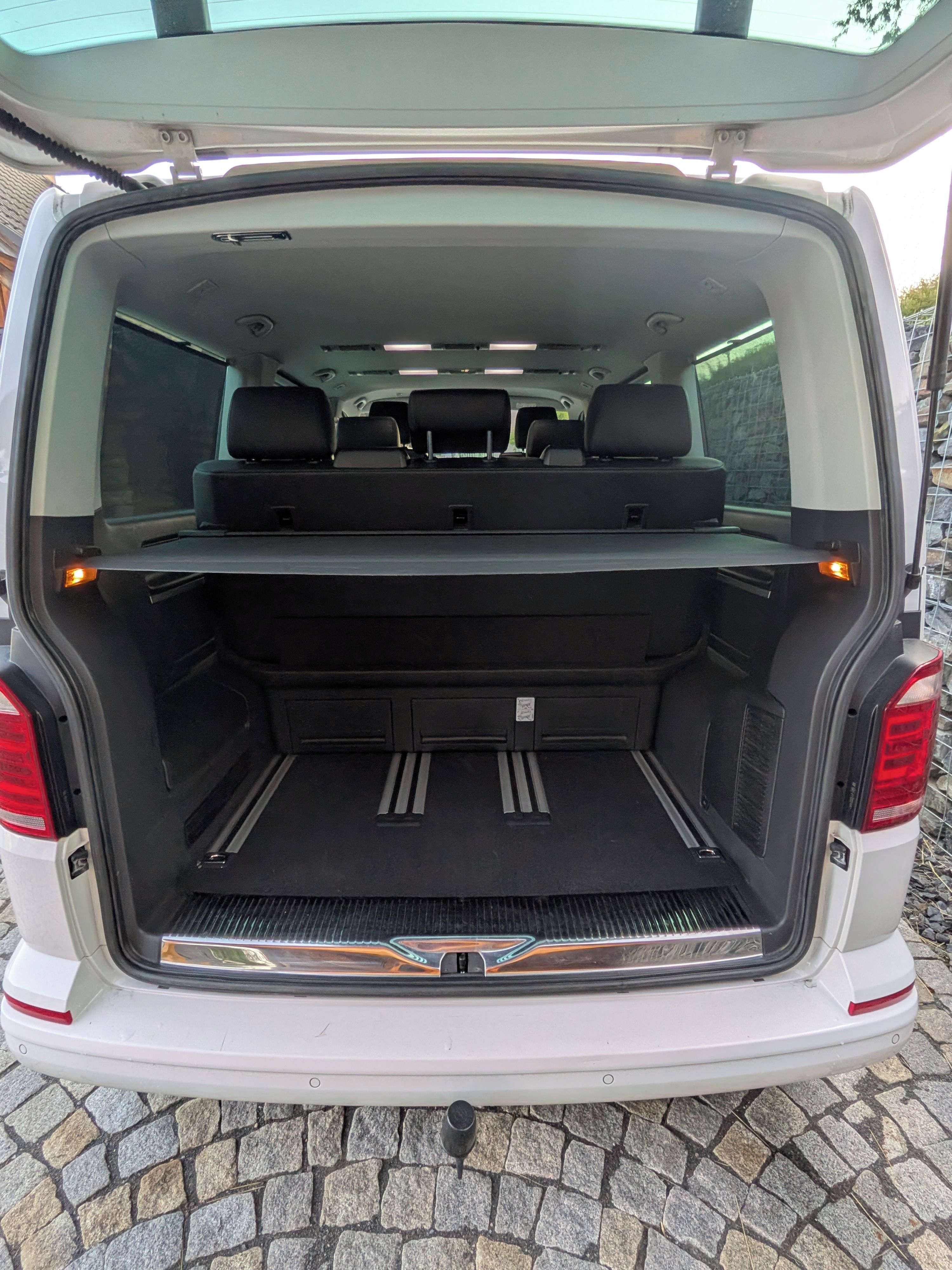 Volkswagen Multivan, Highline 2,0 TDI 4MOT DSG146kW - fotka 4