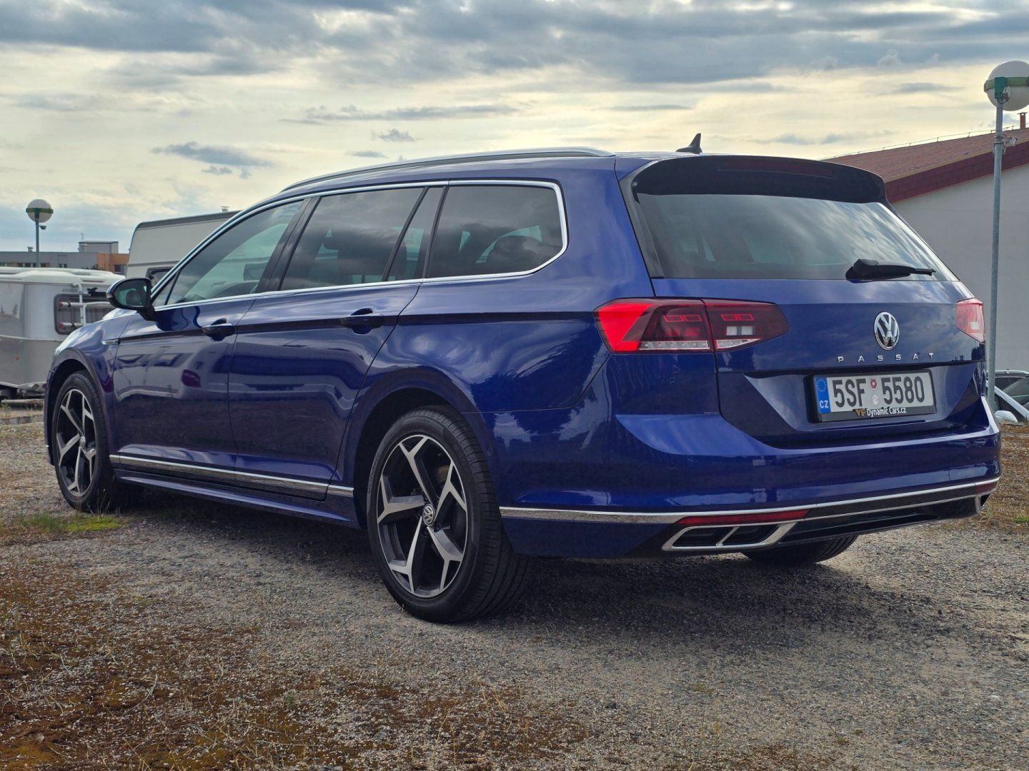 Volkswagen Passat, 2.0 TDI DSG R-line 140 kw - fotka 5