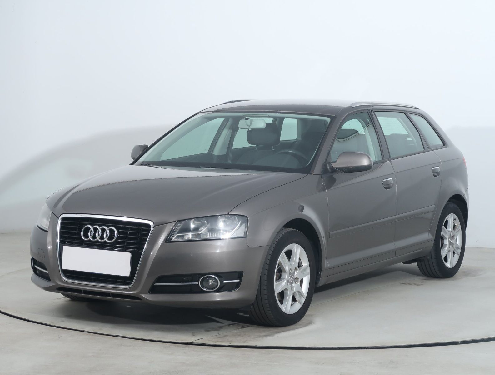 Audi A3, 1.6 TDI, Automatická klima - fotka 3
