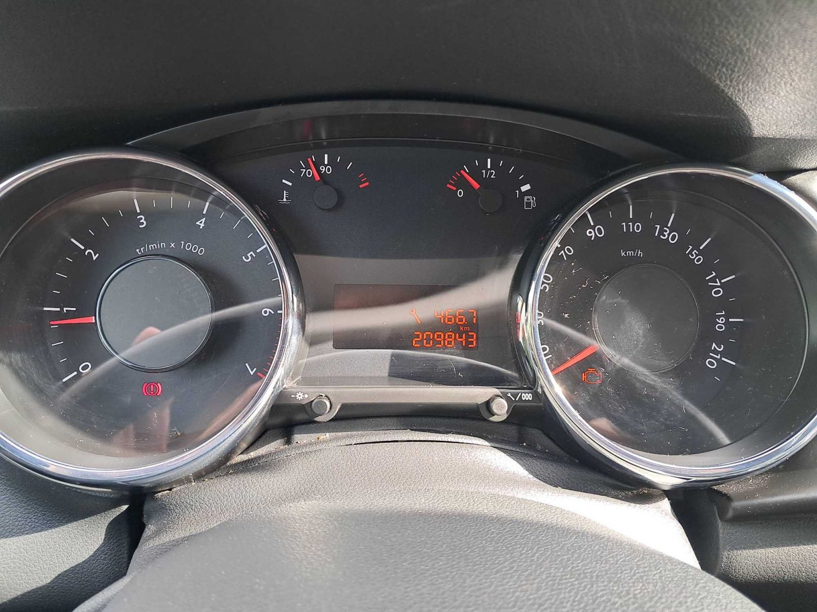 Peugeot 3008, 1.6 VTi, po STK - fotka 3