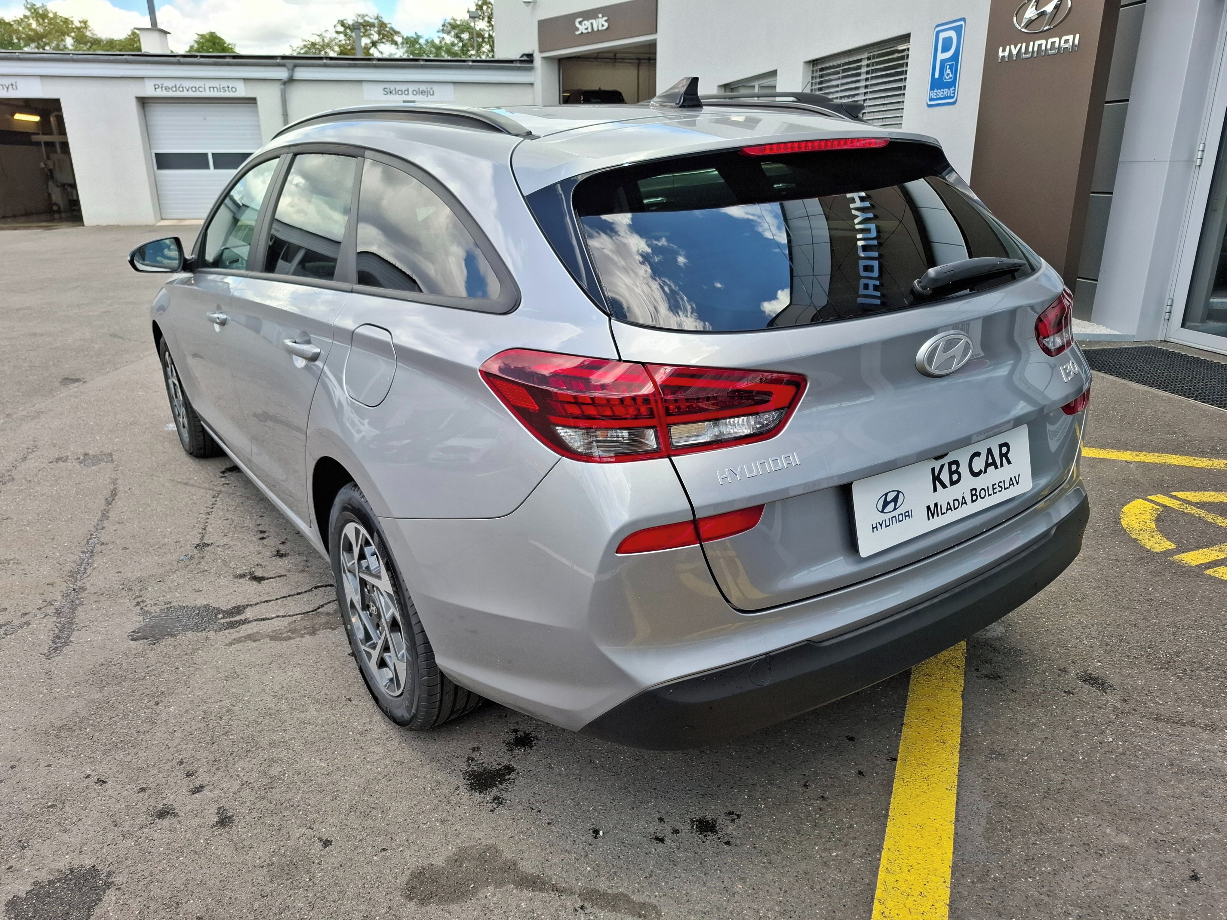 Hyundai i30, 1,0TGDI 85kW GO CZECH FWDT MT - fotka 4