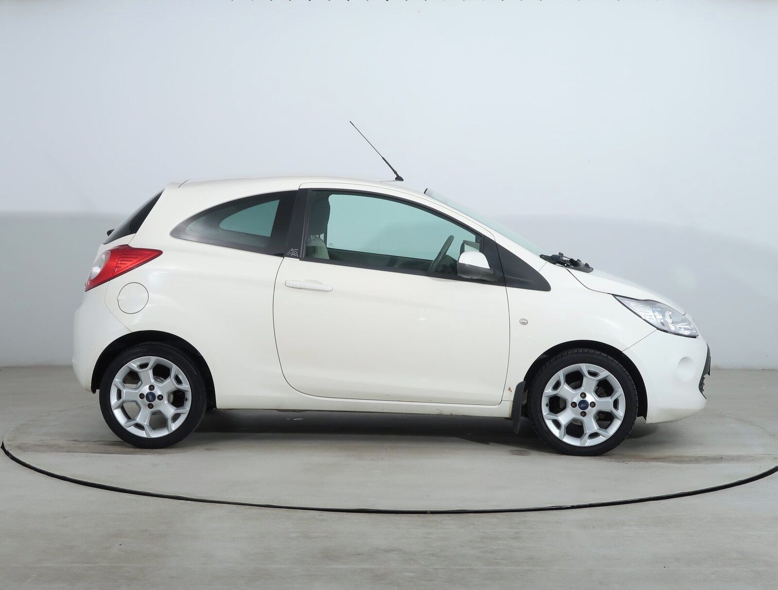 Ford Ka, 1.3 i, po STK - fotka 6