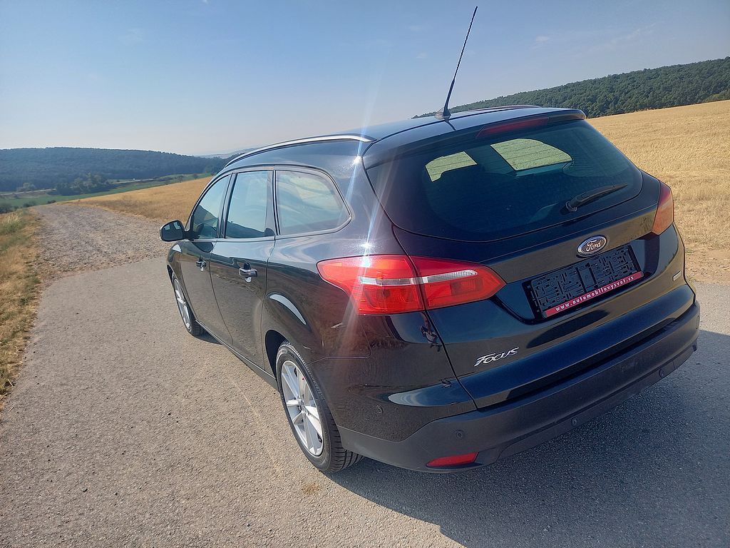 Ford Focus, 1,0 EcoBoost+klima+ČR+Serviska - fotka 4