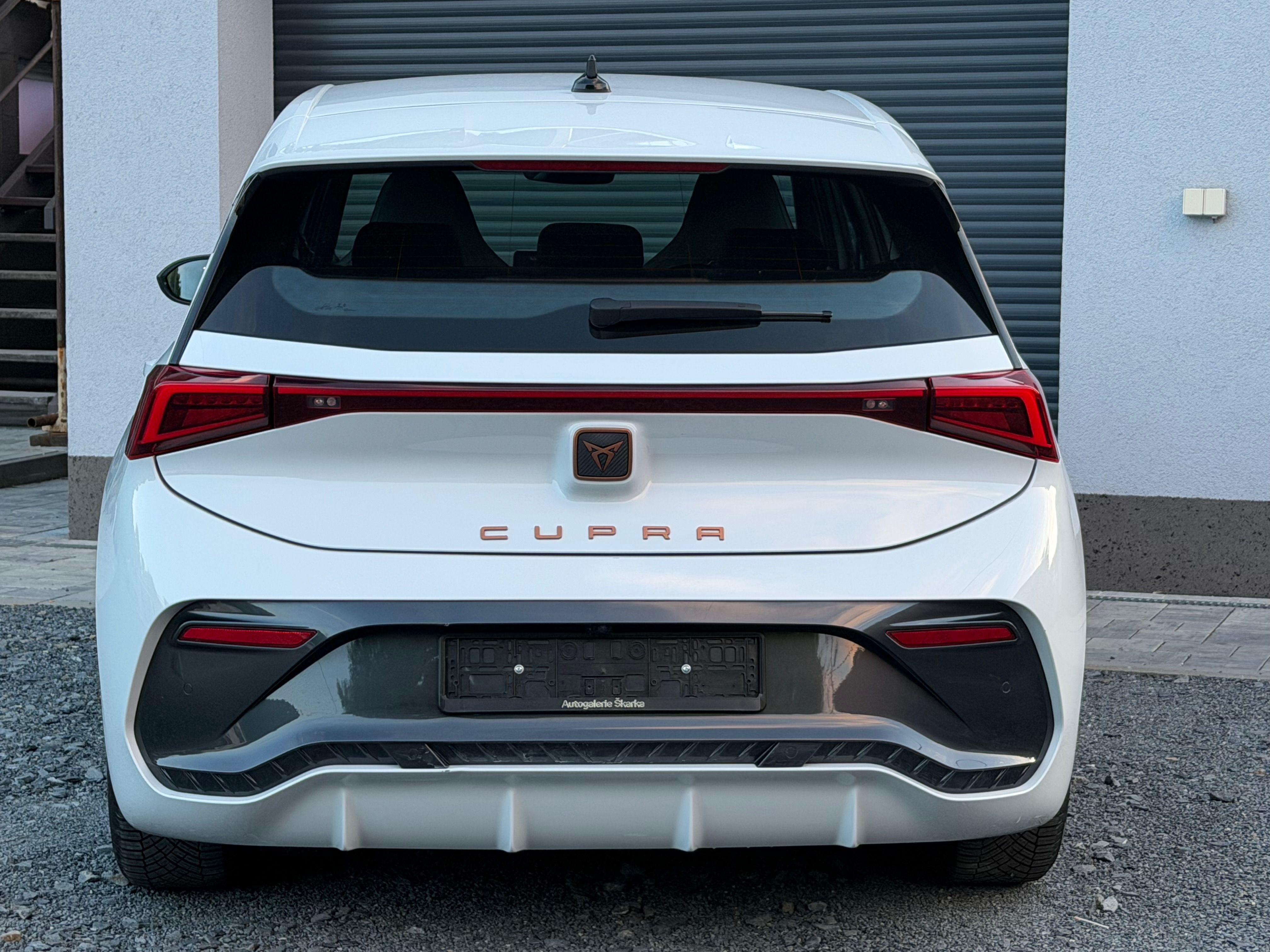 Cupra Born, 62kwh 150KW VYHŘEV tepelko - fotka 5