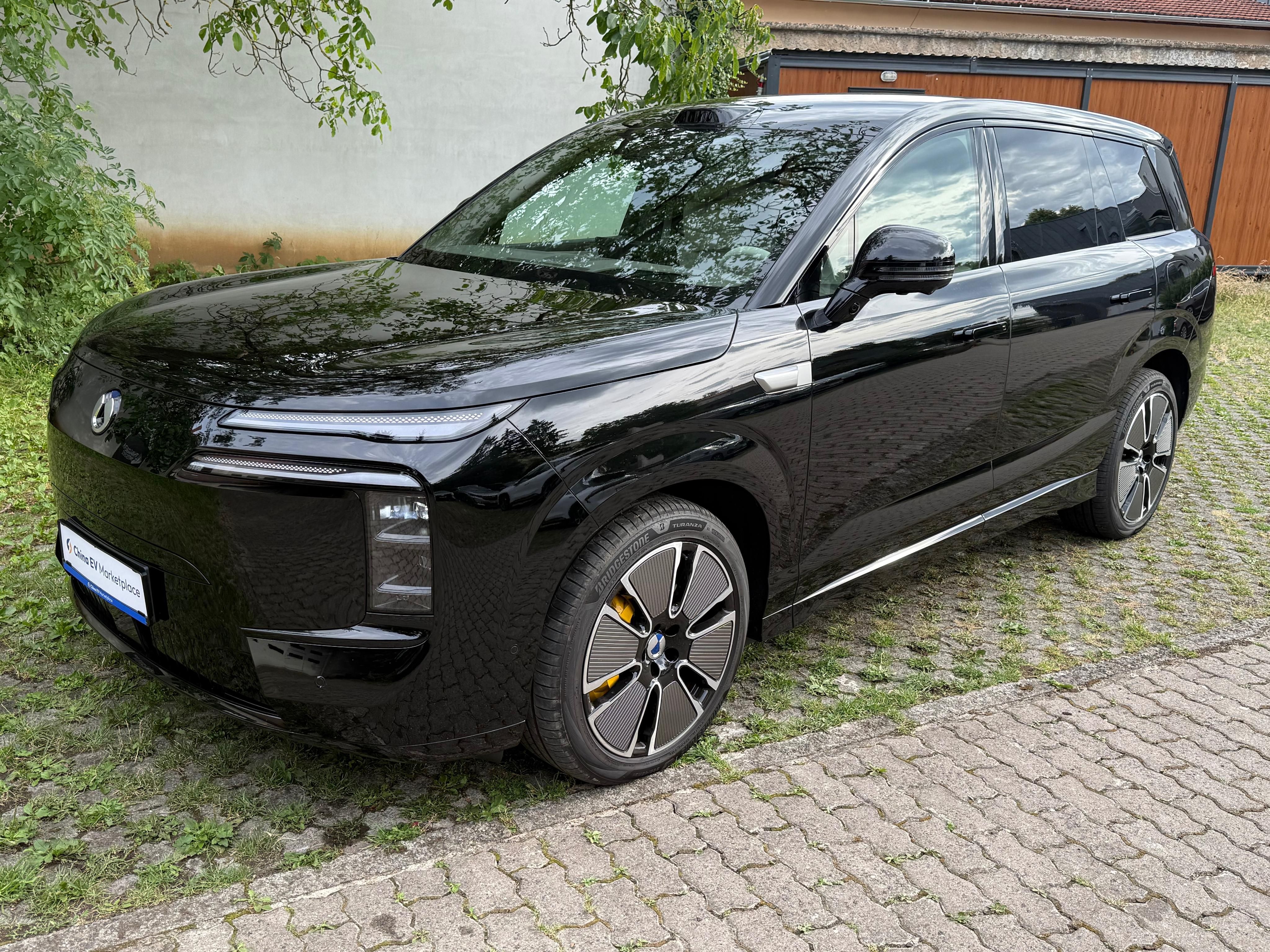 Denza, N8L Flagship PHEV 560 kW, DPH - fotka 3