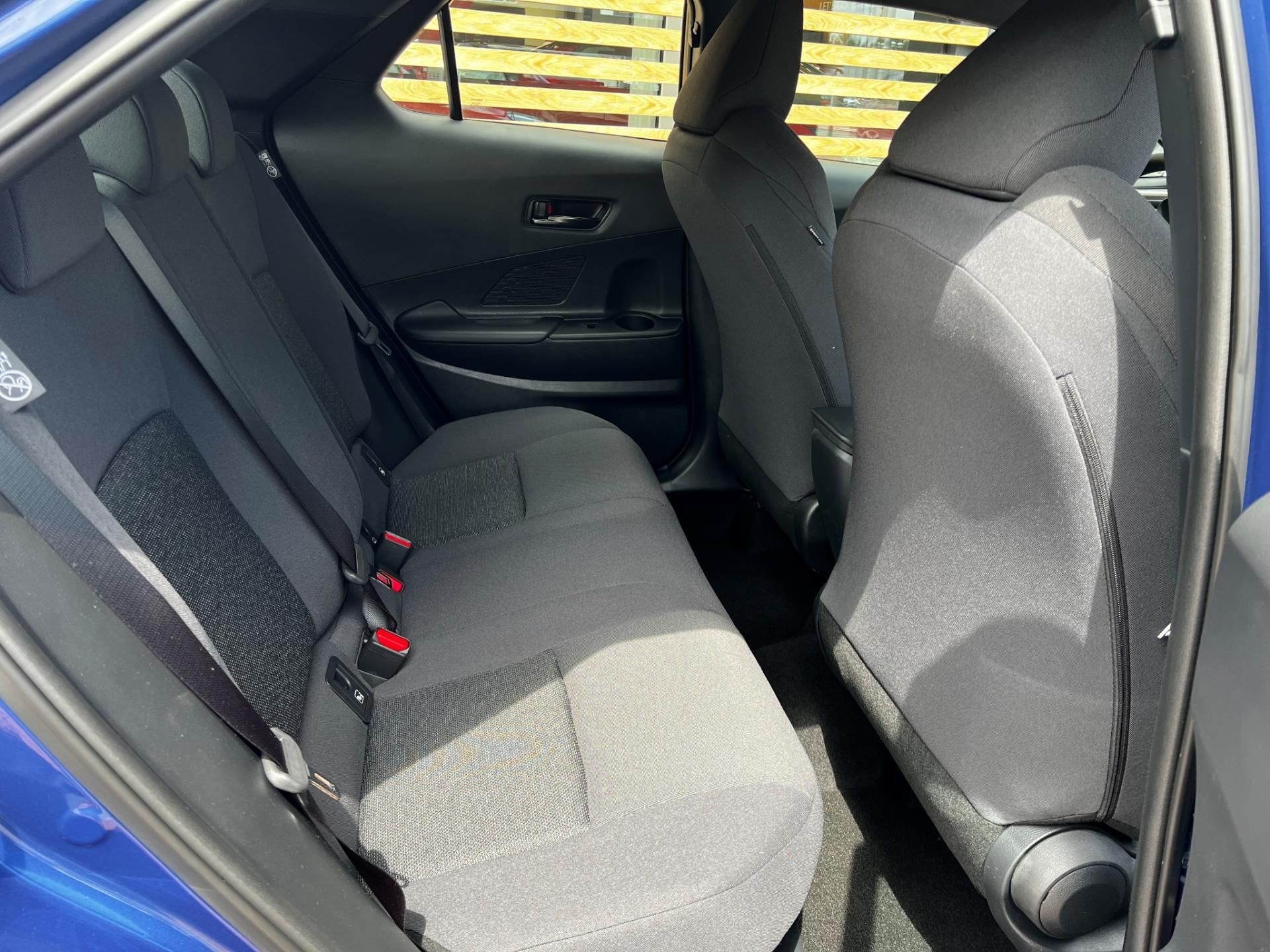 Toyota C-HR, 1,8 HEV COMFORT + BUSINESS - fotka 5