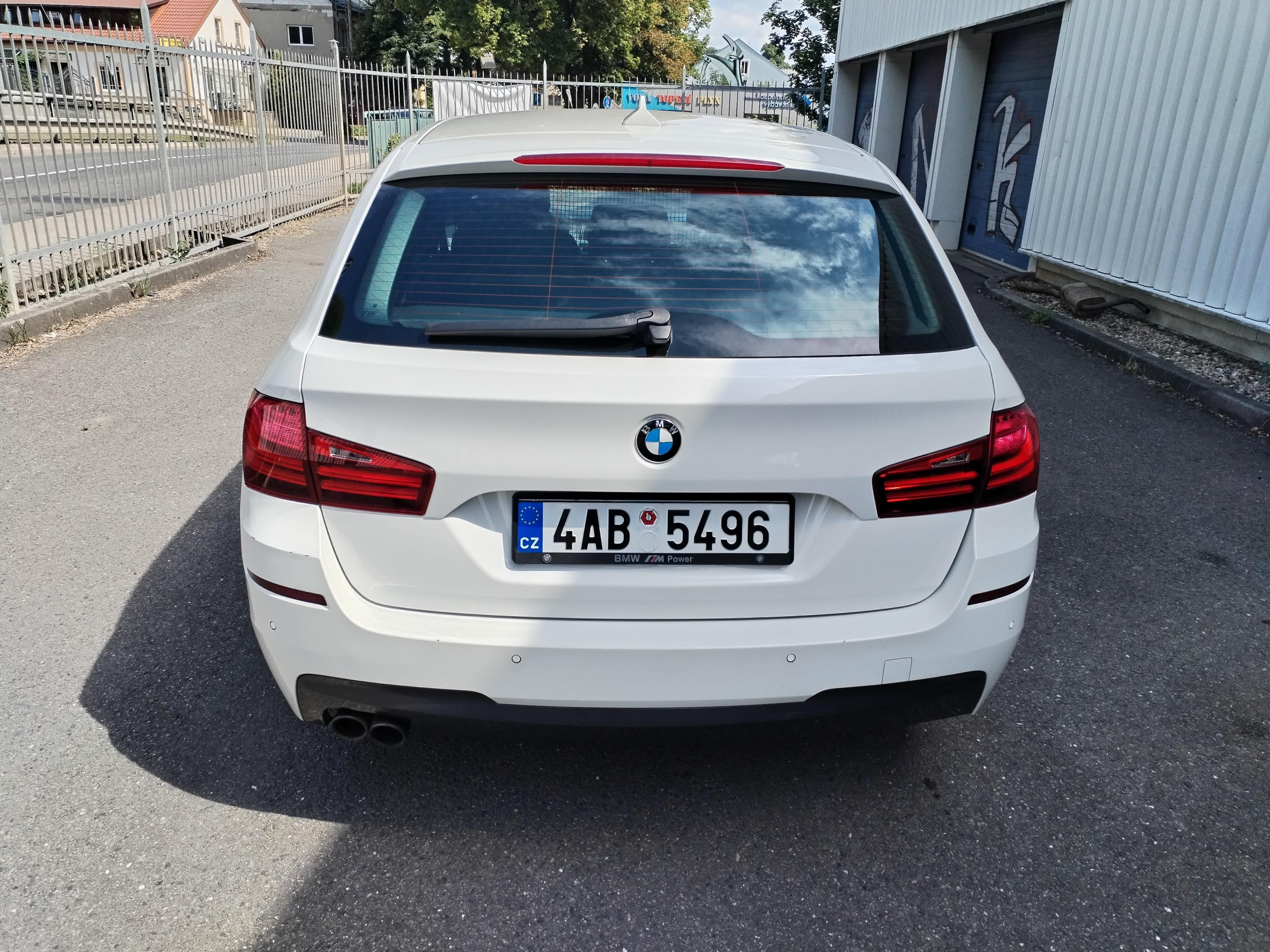 BMW Řada 5, BMW 520D Touring (F11) - fotka 4
