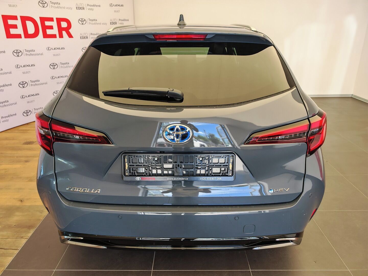 Toyota Corolla, 2.0 Hybrid e-CVT Style - fotka 5