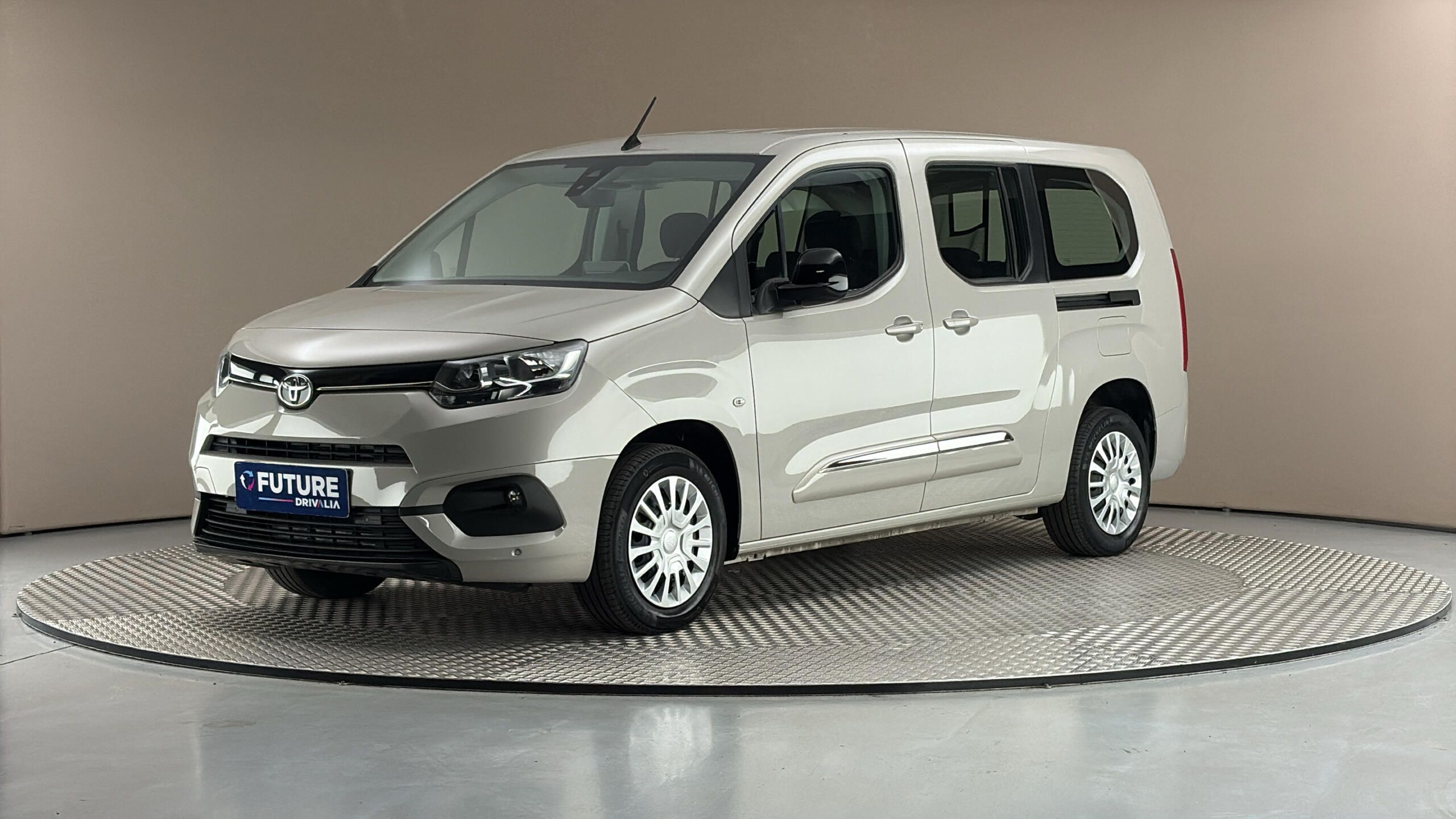 Toyota Proace City Verso, 1.2 L2 Shuttle