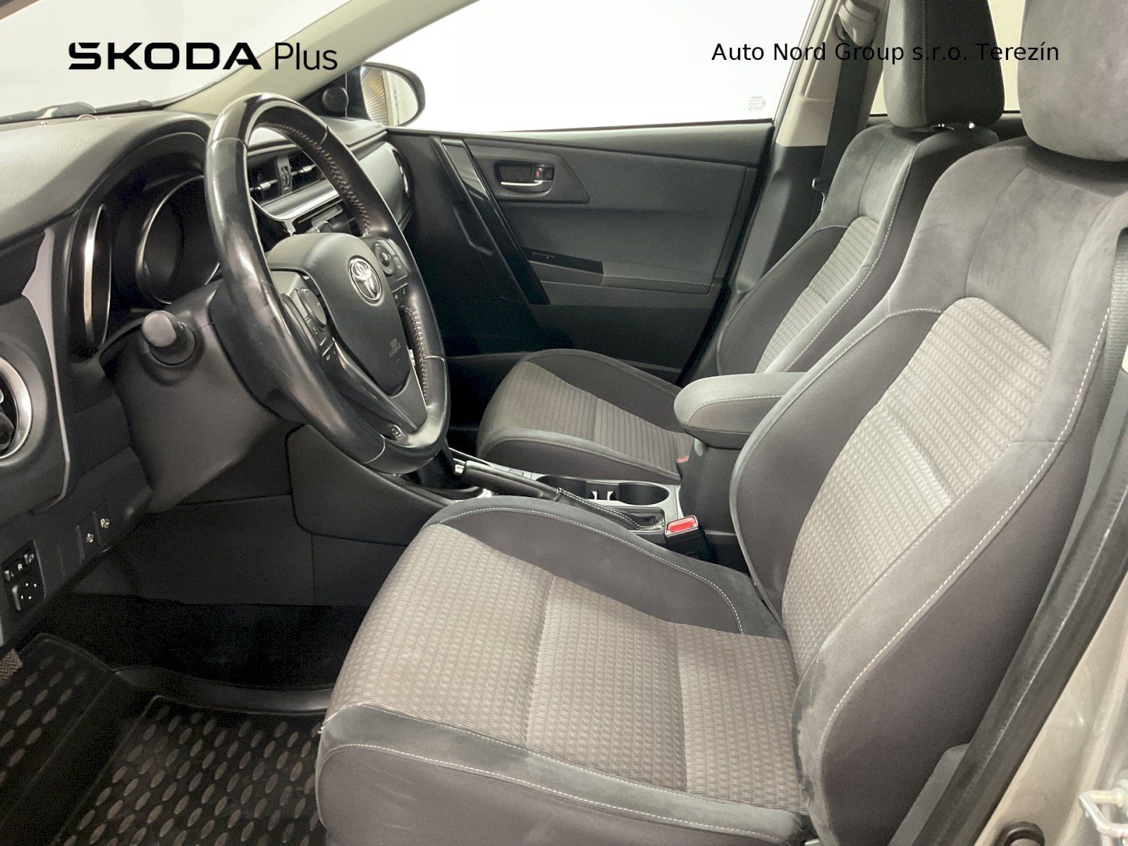 Toyota Auris, 1.6 Valvematic - fotka 5