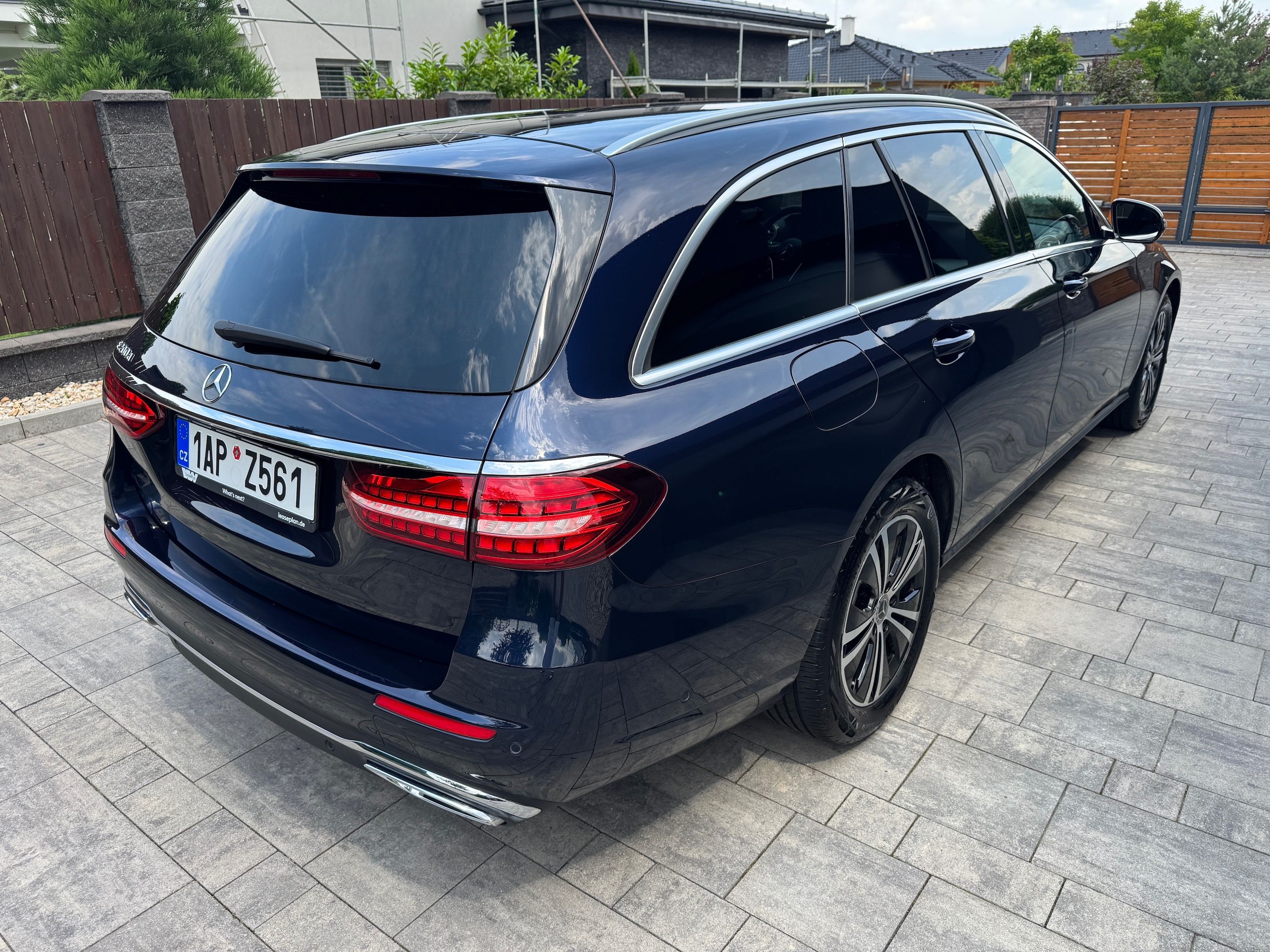 Mercedes-Benz Třídy E, 200d, Avatgarde, 360*Kamera - fotka 4