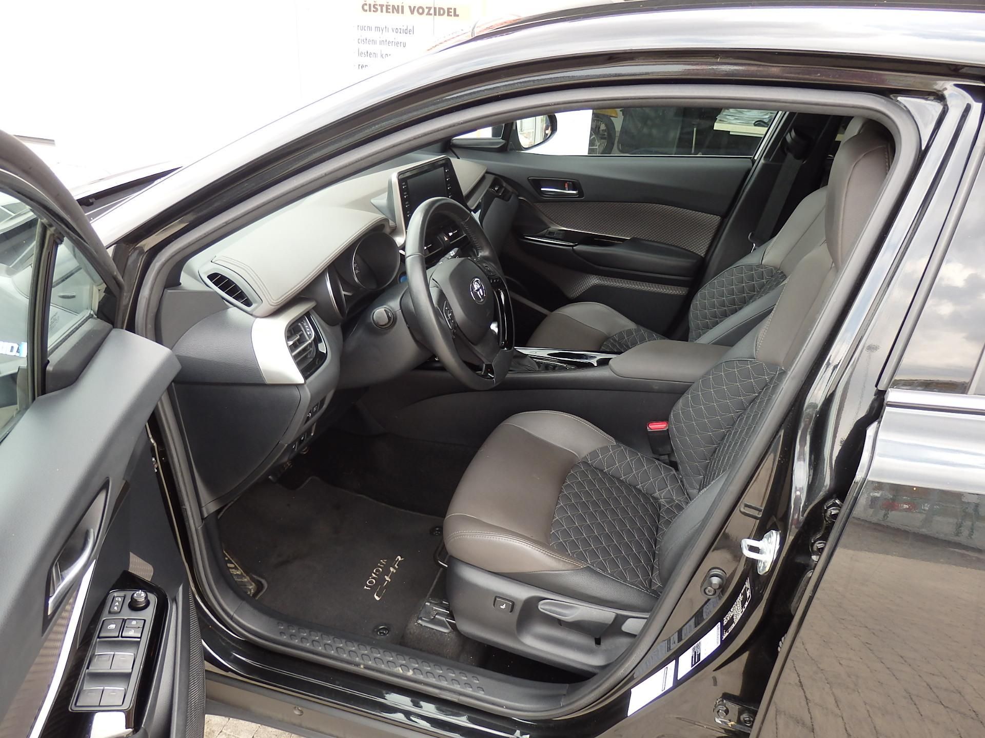 Toyota C-HR, 1.8 HYBRID EXECUTIVE - fotka 6
