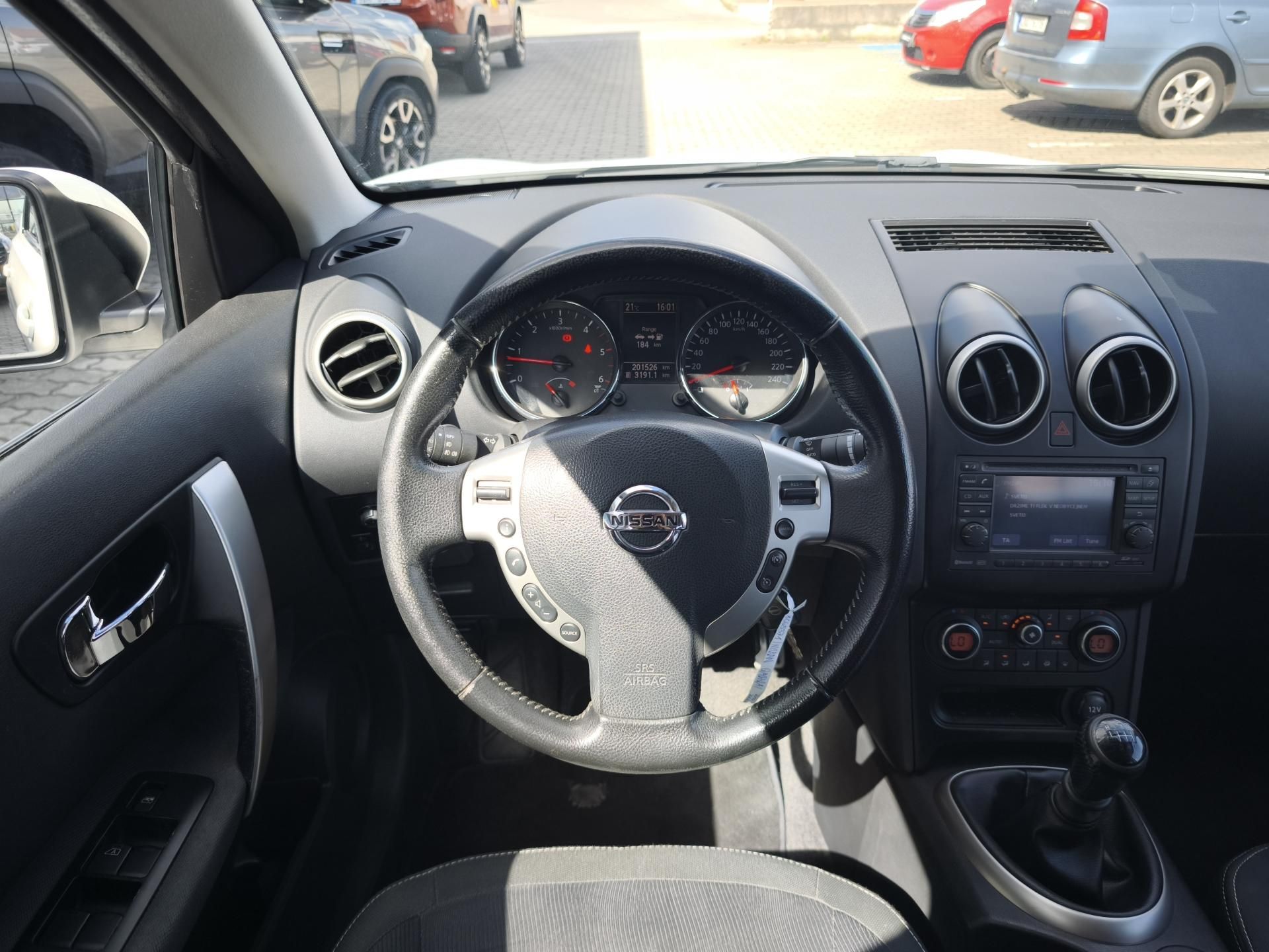 Nissan Qashqai, 2010 2.0 dCi 4x2 7 MÍST (+2) - fotka 6