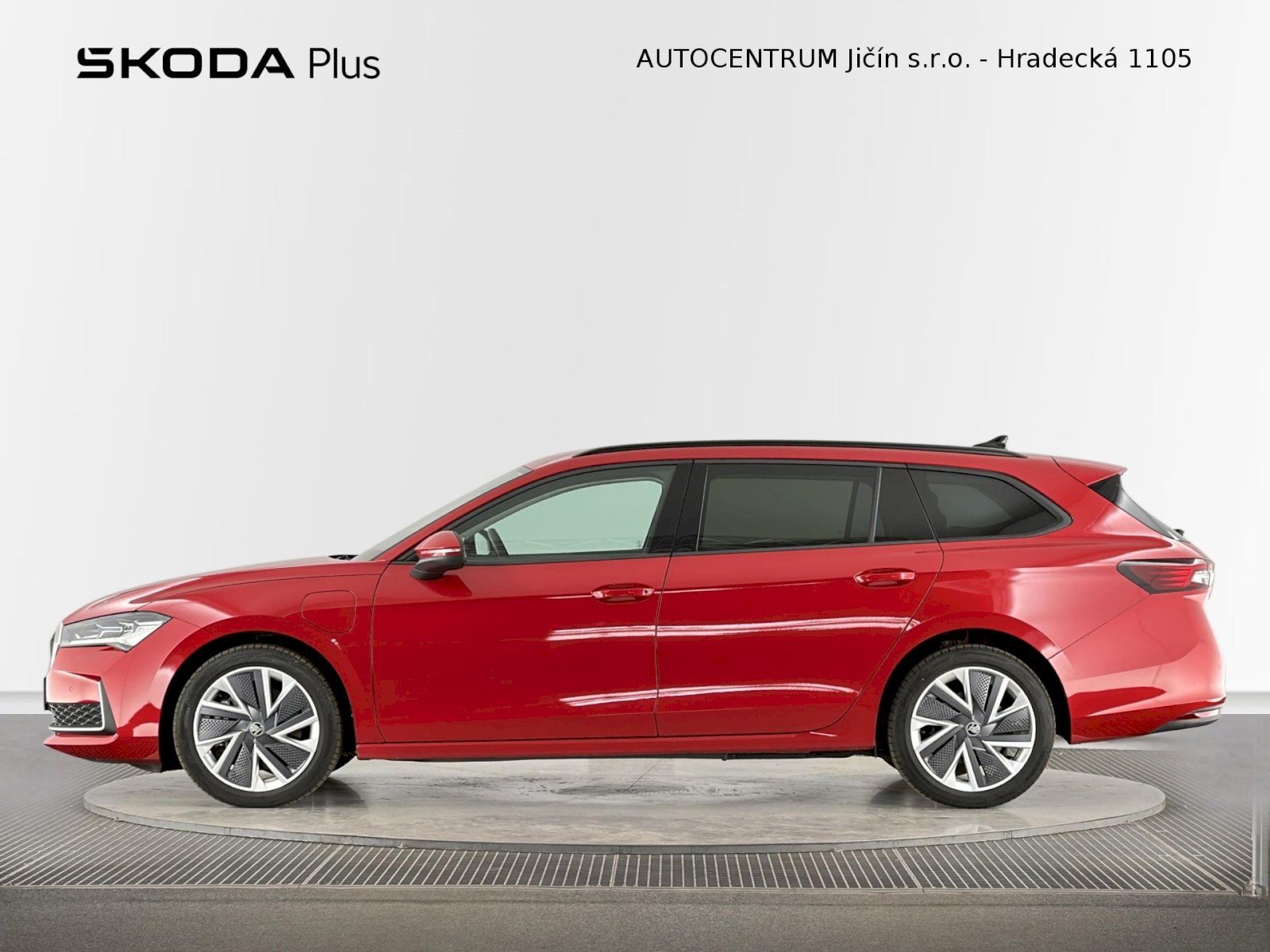 Škoda Superb, Combi iV DSG 1.5TSI 150kW Sele - fotka 3