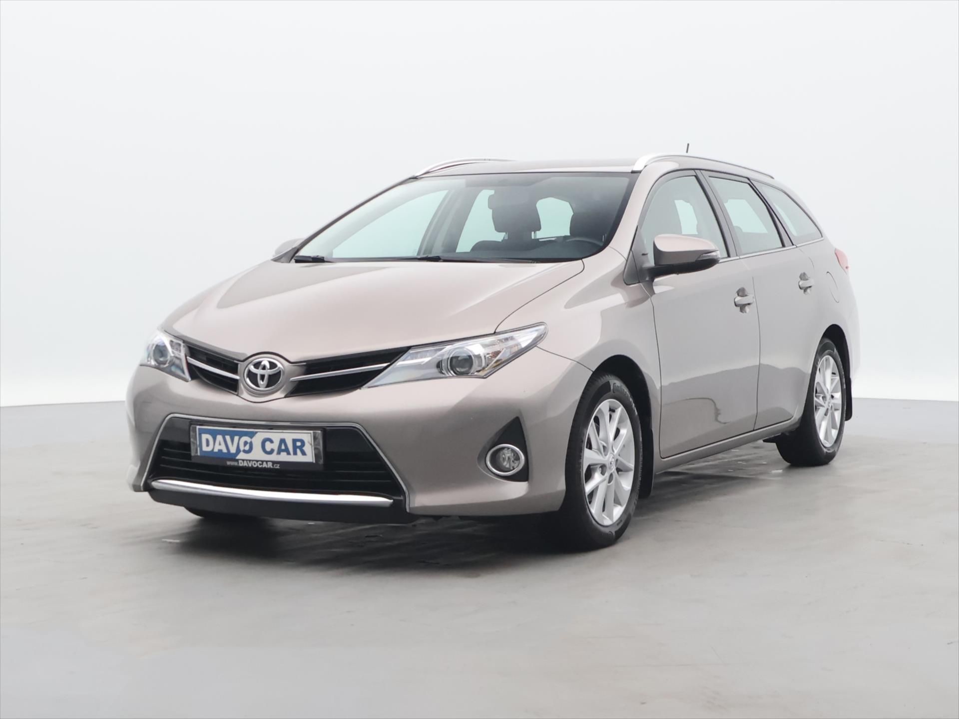 Toyota Auris, 1,6 i 97kW Serv. Kniha - fotka 3