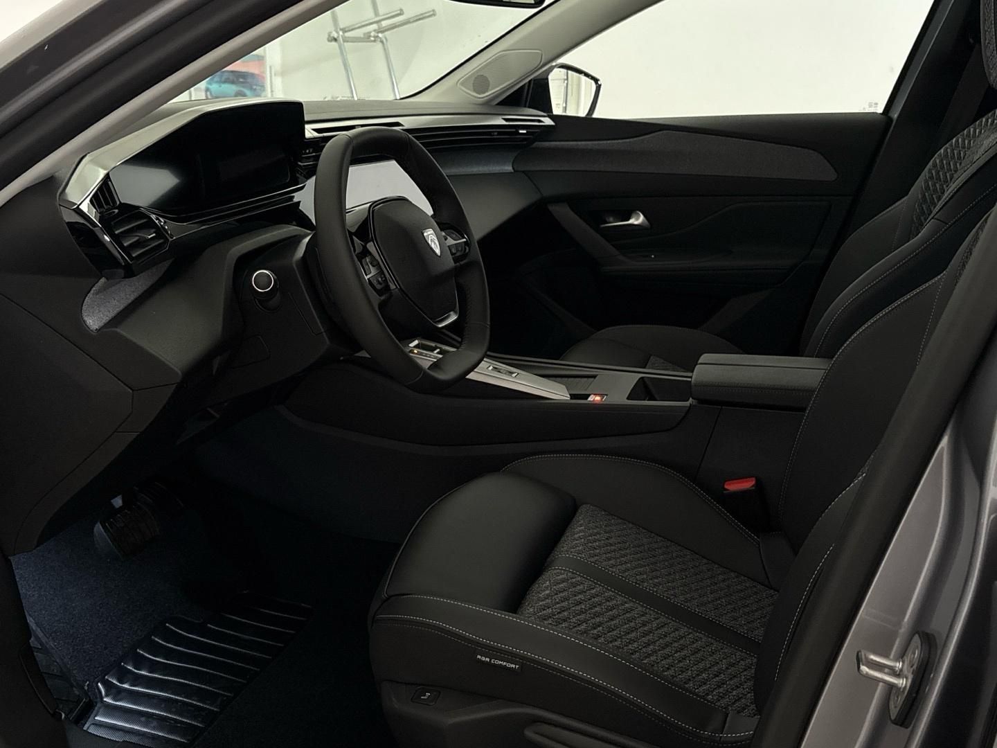 Peugeot 308, SW Allure 1.5 BlueHDi 130 EAT8 - fotka 6