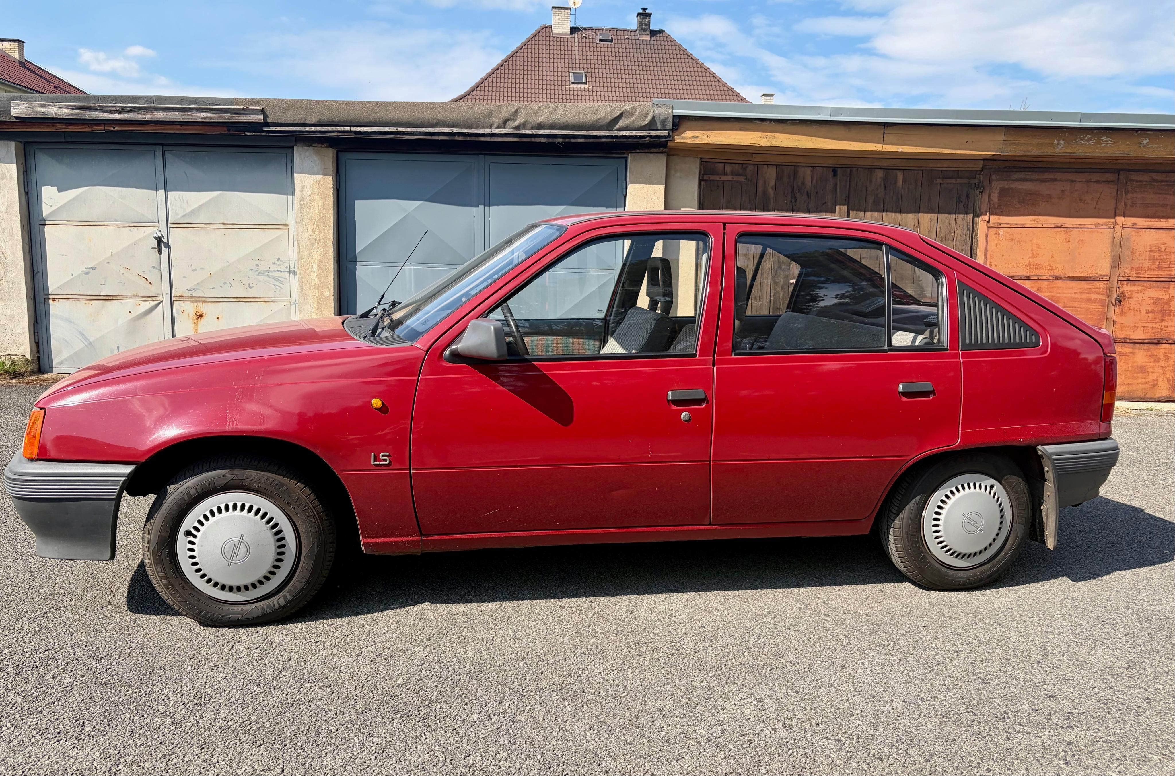 Opel Kadett, 1.3i, ČR, 1.majitel, TUZEX - fotka 2