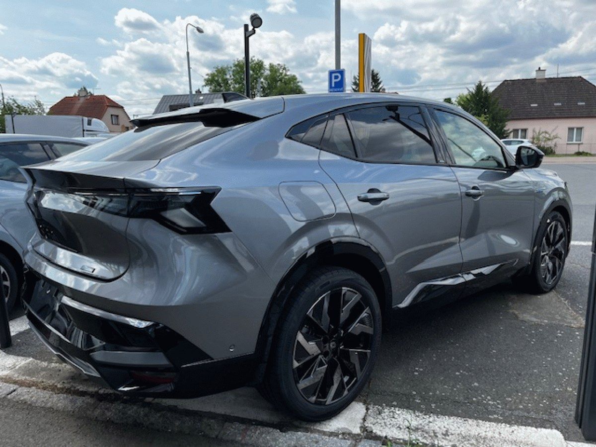 Renault Rafale, esprit Alpine E-Tech full hybr - fotka 4