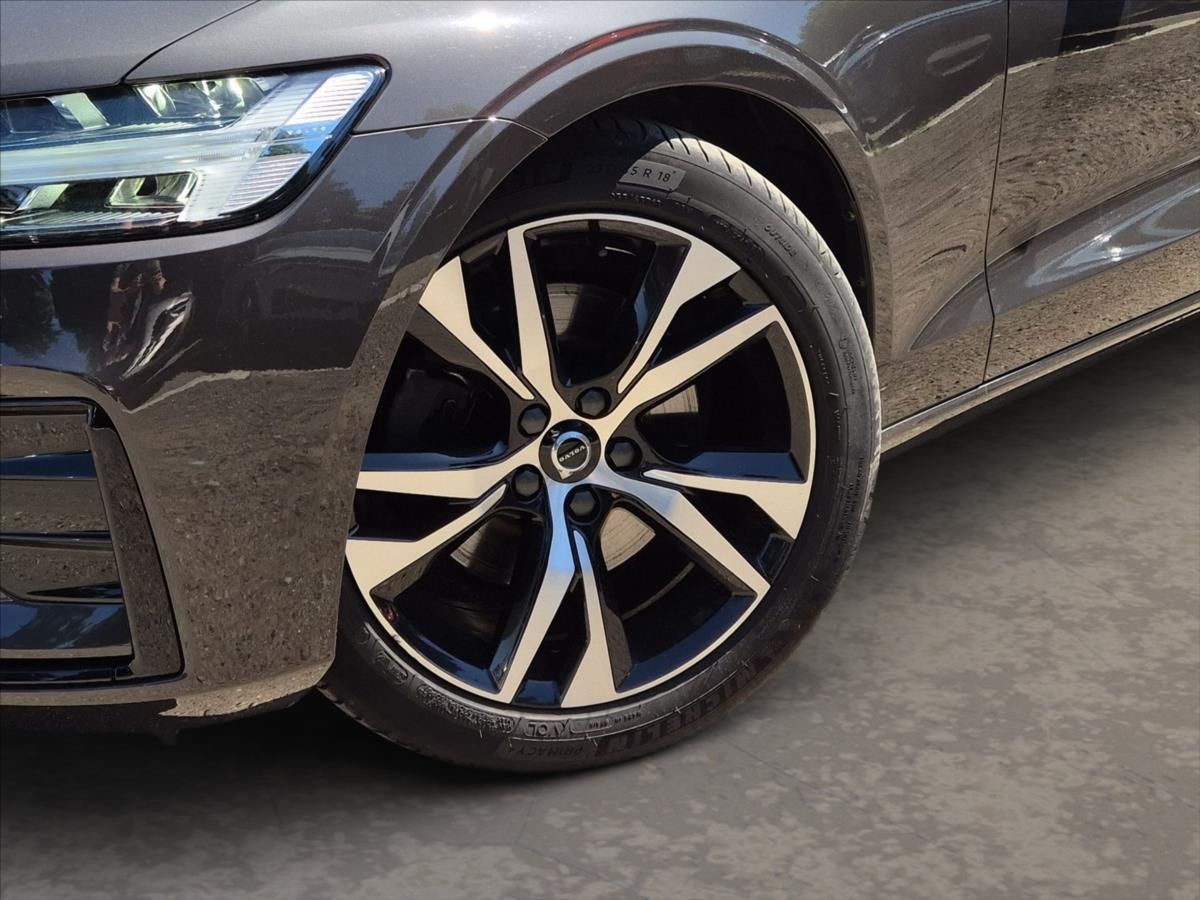 Volvo V60, 2,0 B4 Plus Dark benzin - fotka 6