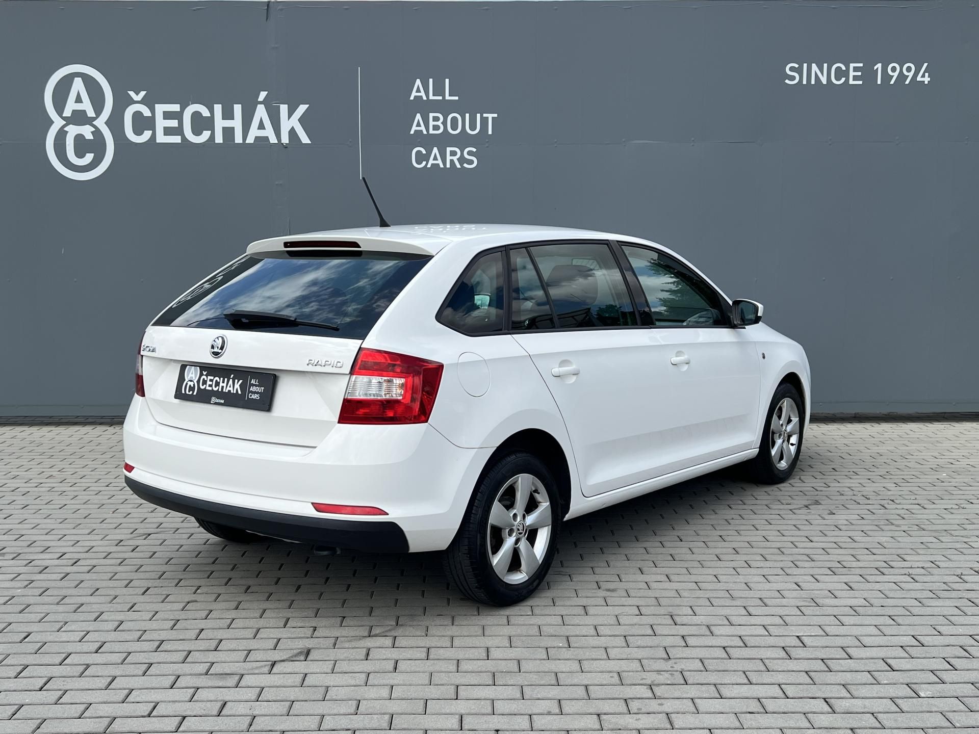 Škoda Rapid, 1,6TDi 77kW AMBITION - fotka 5