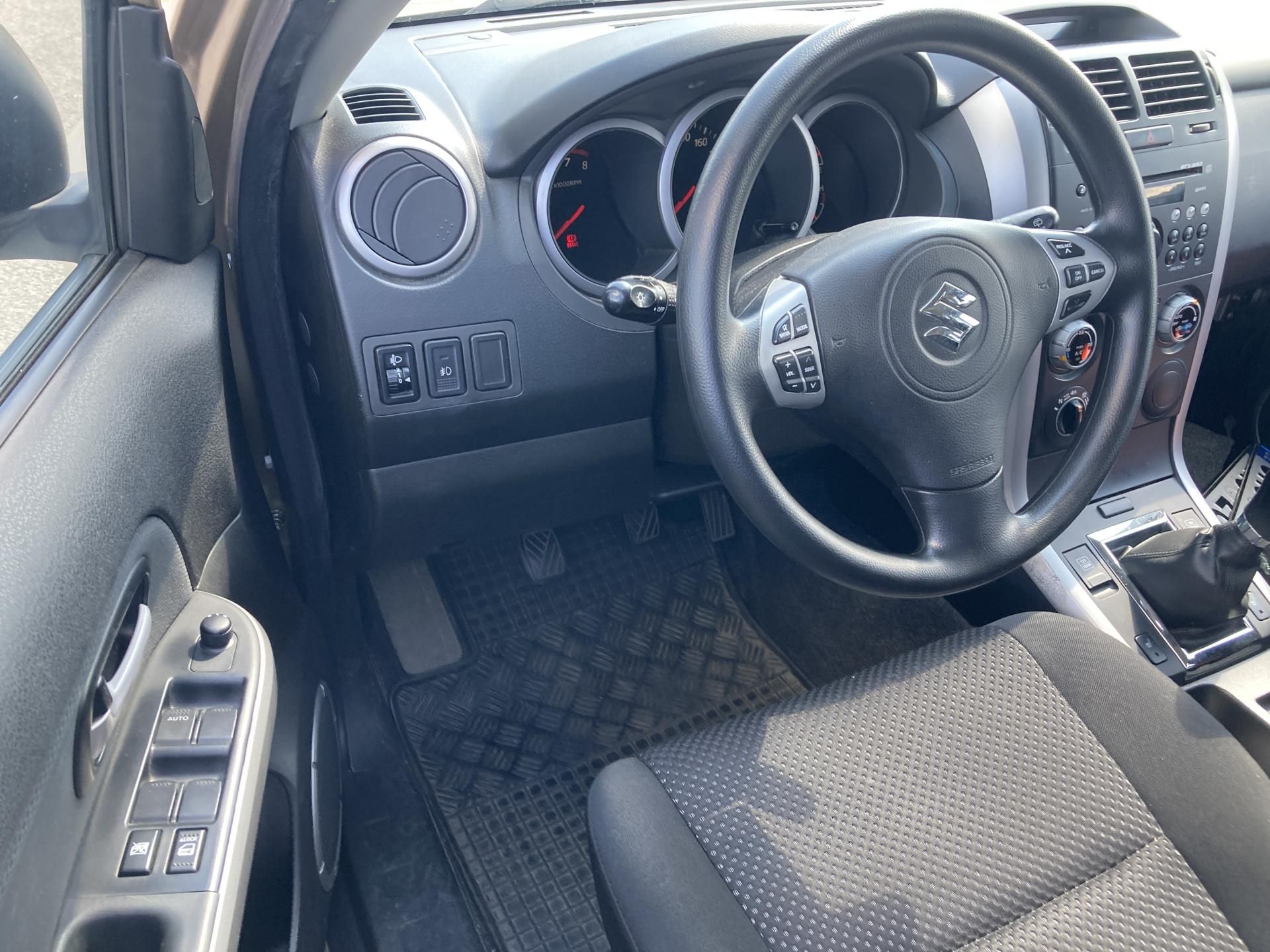 Suzuki Grand Vitara, 2,0VVT - fotka 5