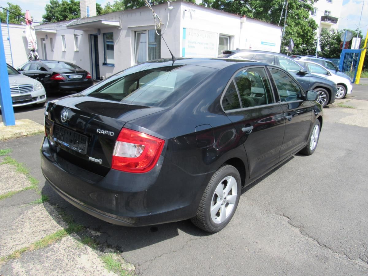 Škoda Rapid, 1,2 MPi Active - fotka 4