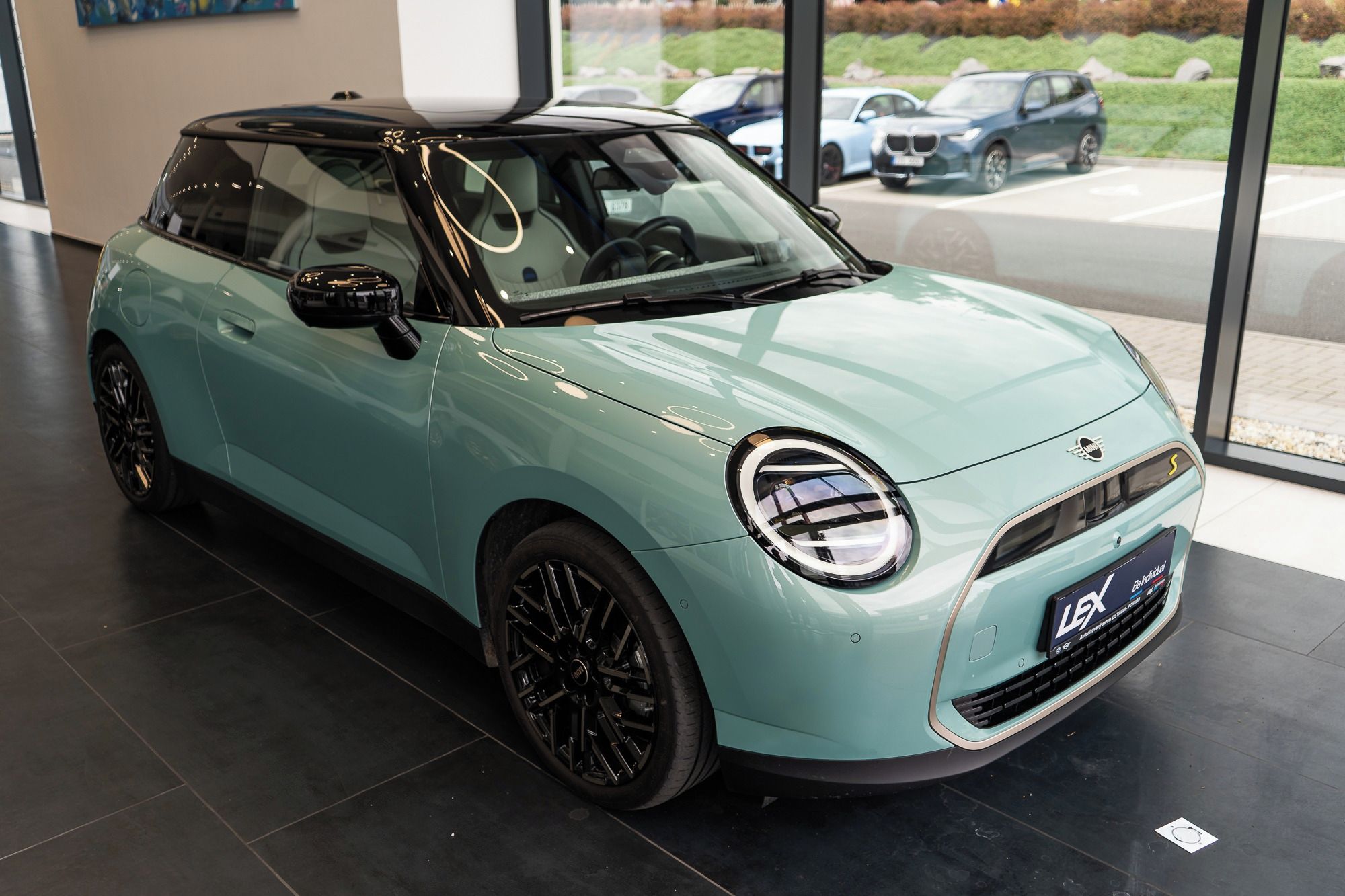 Mini Cooper S, SE, záruka + PPF + 2 sady kol - fotka 2