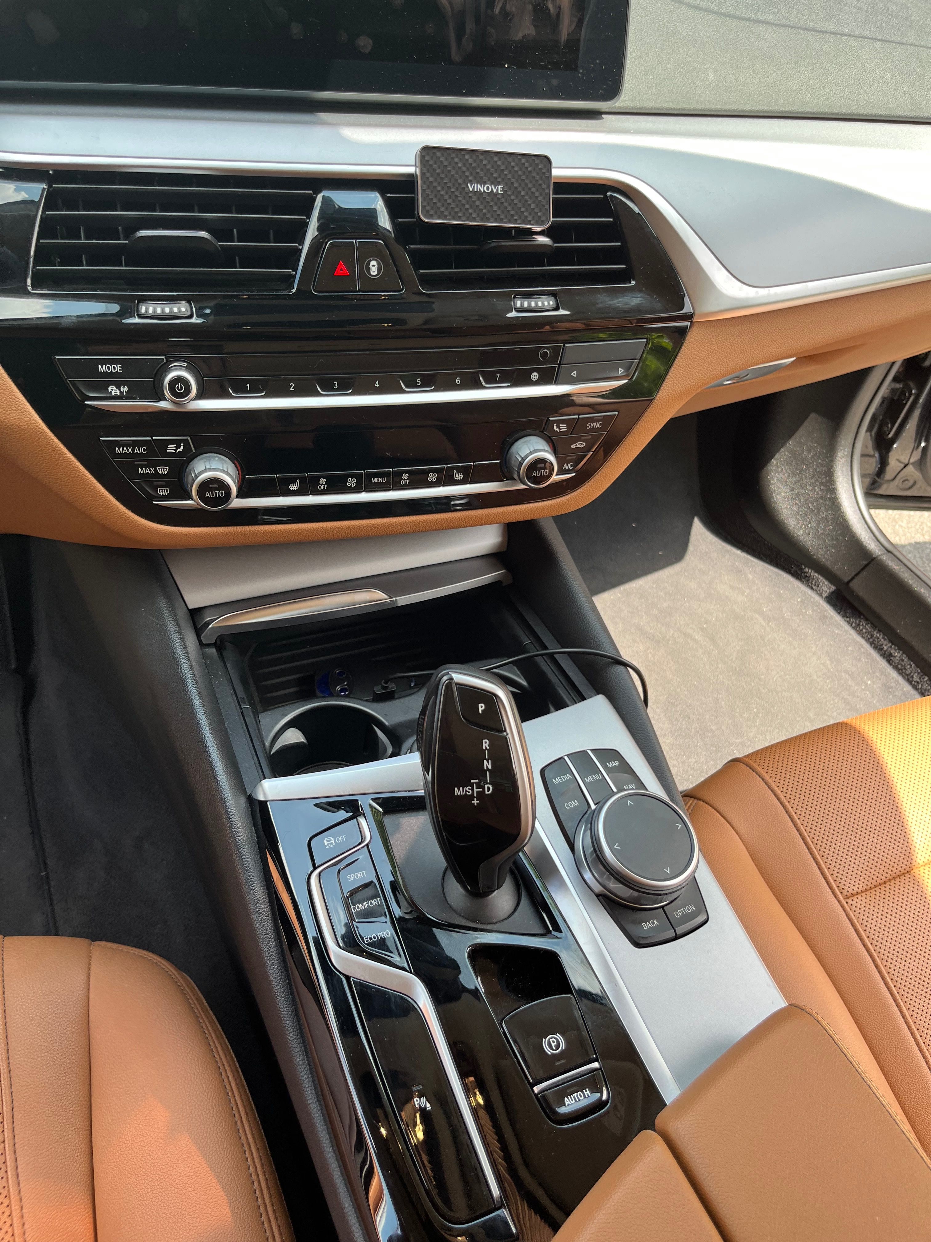 BMW Řada 5, 520d Touring - fotka 5