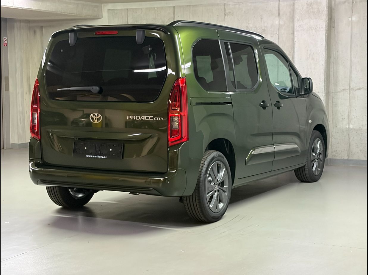 Toyota Proace City Verso, 1.2,Short,81kW,Family - fotka 5