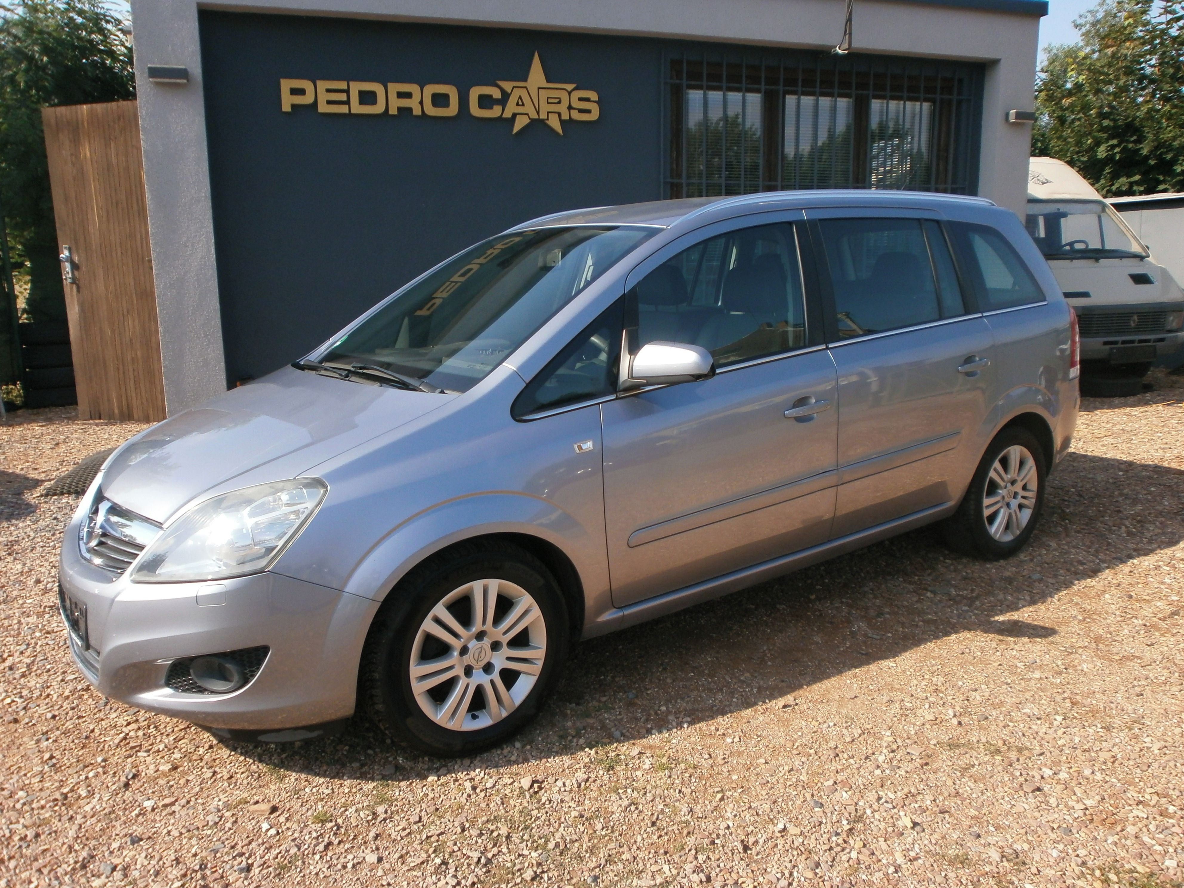 Opel Zafira, 1.8i16v-aut.klima!servis.kniha - fotka 2