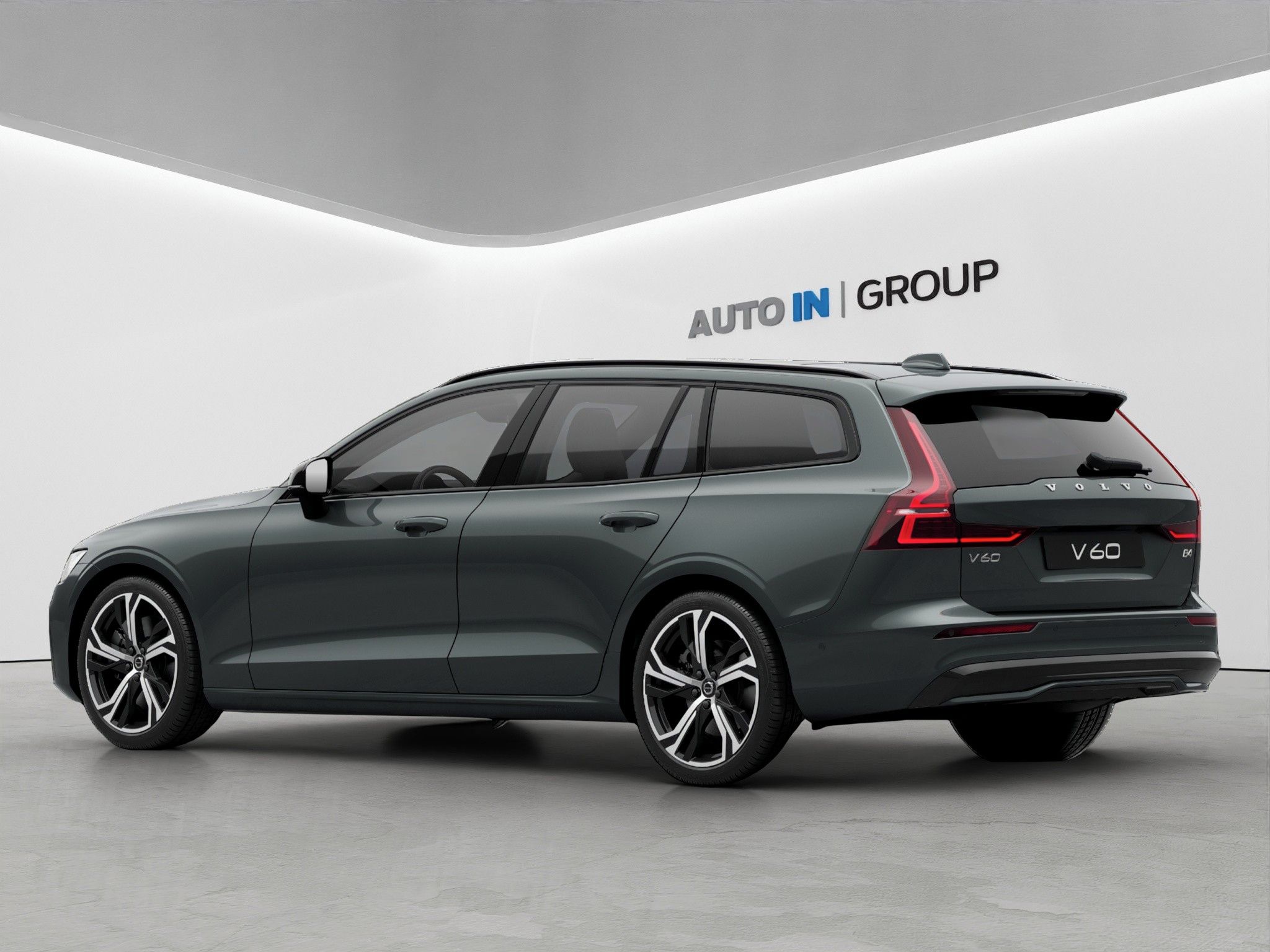 Volvo V60, B&W,Pano,HeadUP,360°kam,Nappa - fotka 4