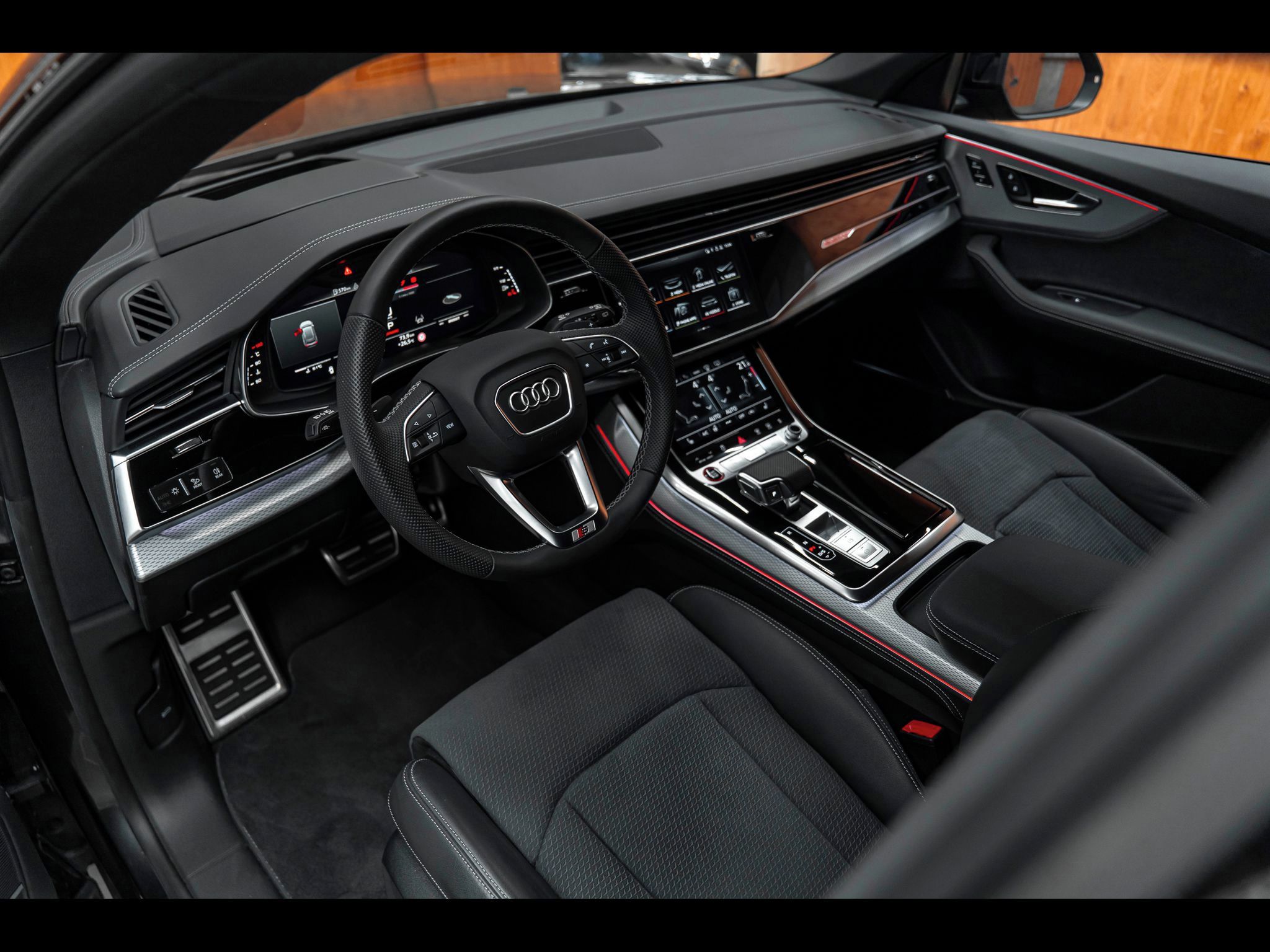 Audi SQ8 - fotka 6