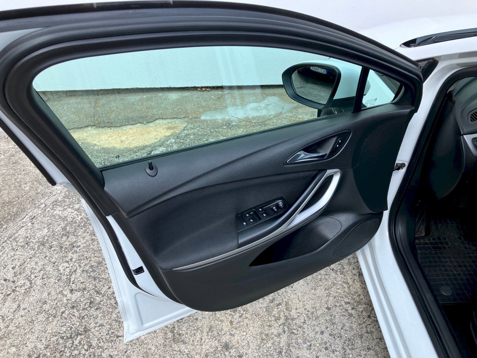 Opel Astra, 1.6CDTi / 100kW SPORTS TOURER - fotka 6