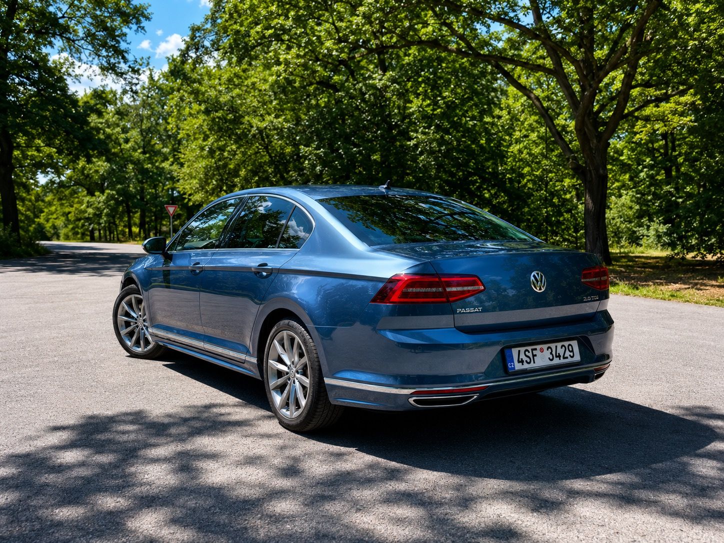 Volkswagen Passat, Variant R-Line 2.0 TDI DSG - fotka 3