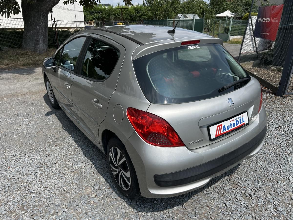 Peugeot 207, 1,4 i  Klima,ISOFIX,CentrálDO - fotka 3