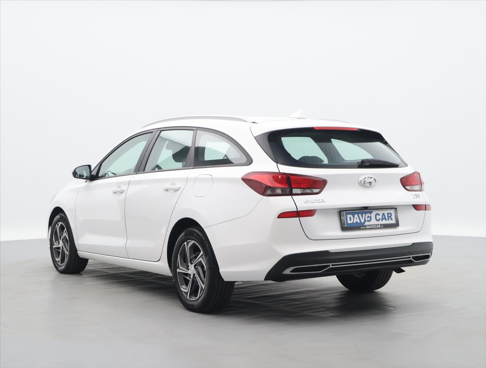Hyundai i30, 1,5 i Comfort Family CZ - fotka 5