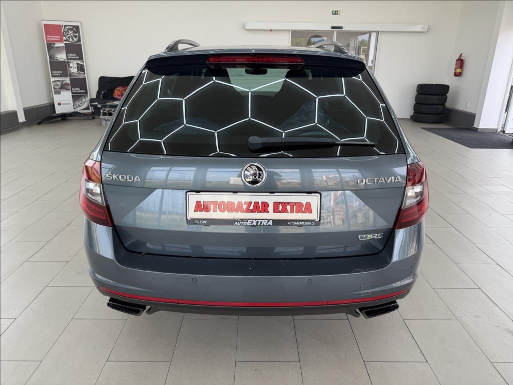 Škoda Octavia, 2,0 TSI, VRS, DSG, SPORTSOUND - fotka 4