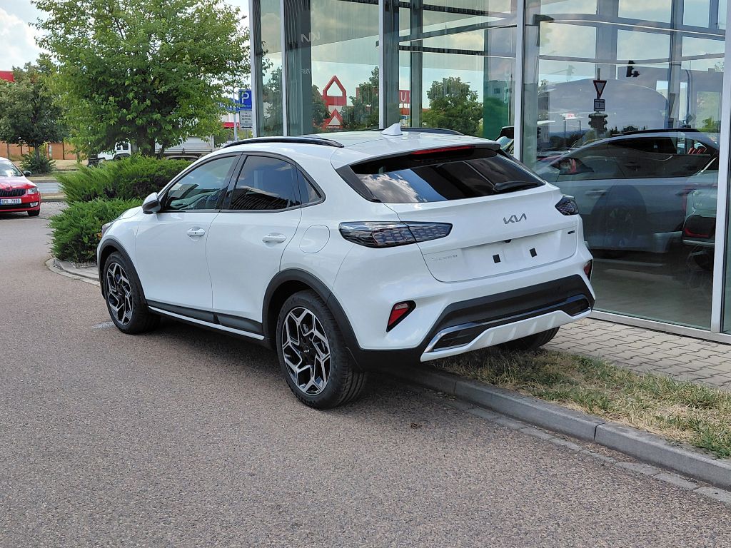 Kia XCee´d, GT-LINE 1,6 T-GDi GPF 7DCT 132 - fotka 6