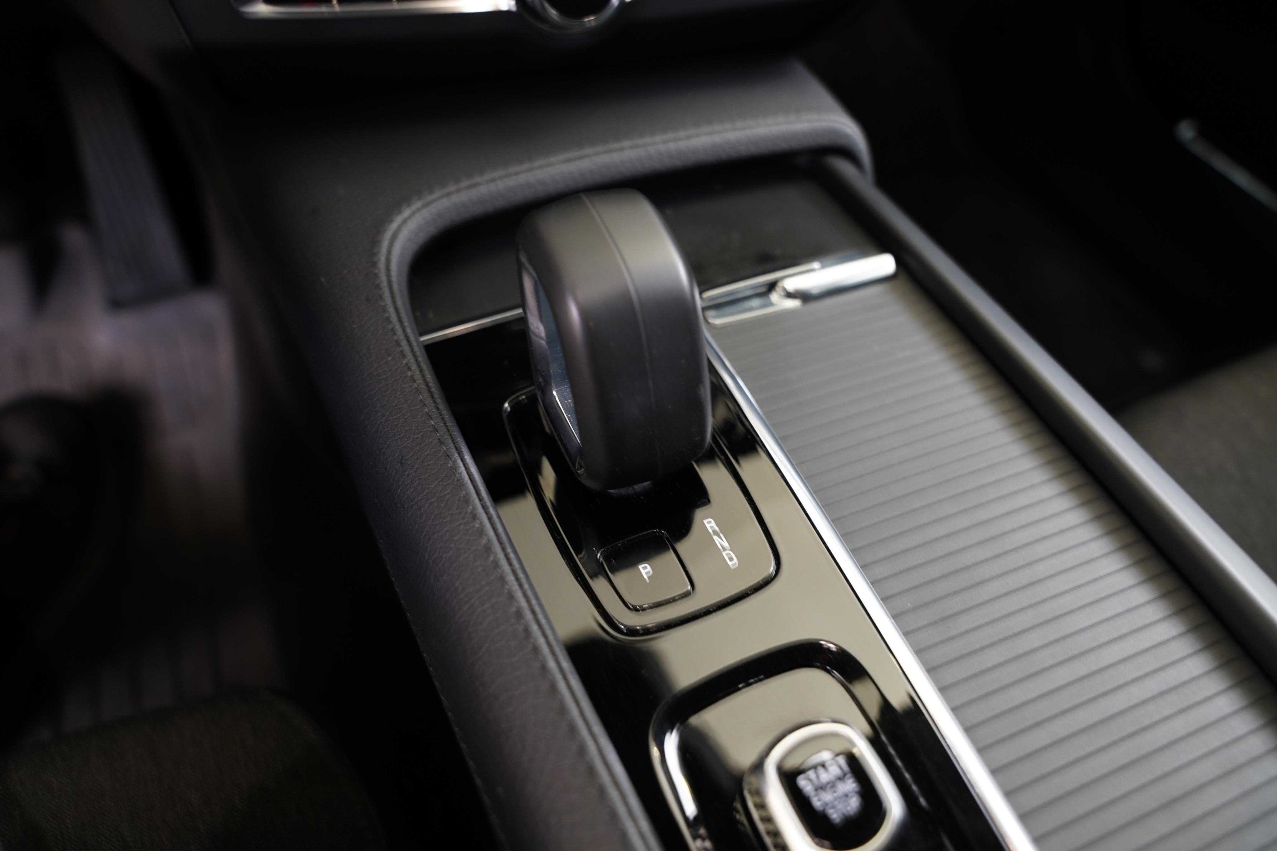 Volvo V90, 2.0 D 145 kW Momentum - fotka 3
