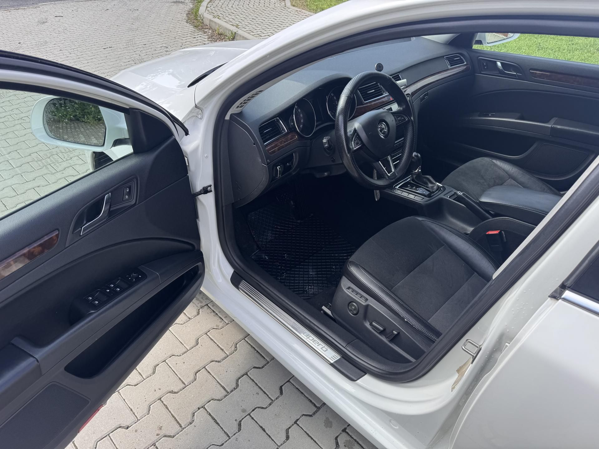 Škoda Superb, 2.0TDI 103Kw DSG Elegance - fotka 5