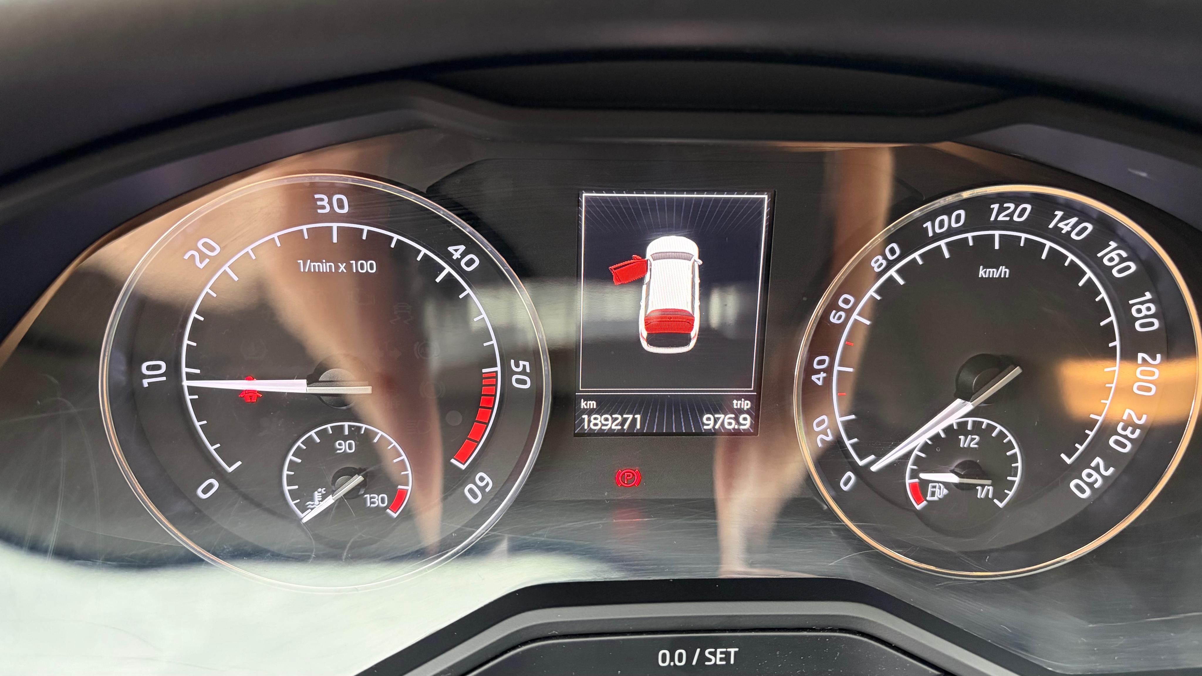 Škoda Superb, Škoda Superb III 2.0 TDI 140KW - fotka 6