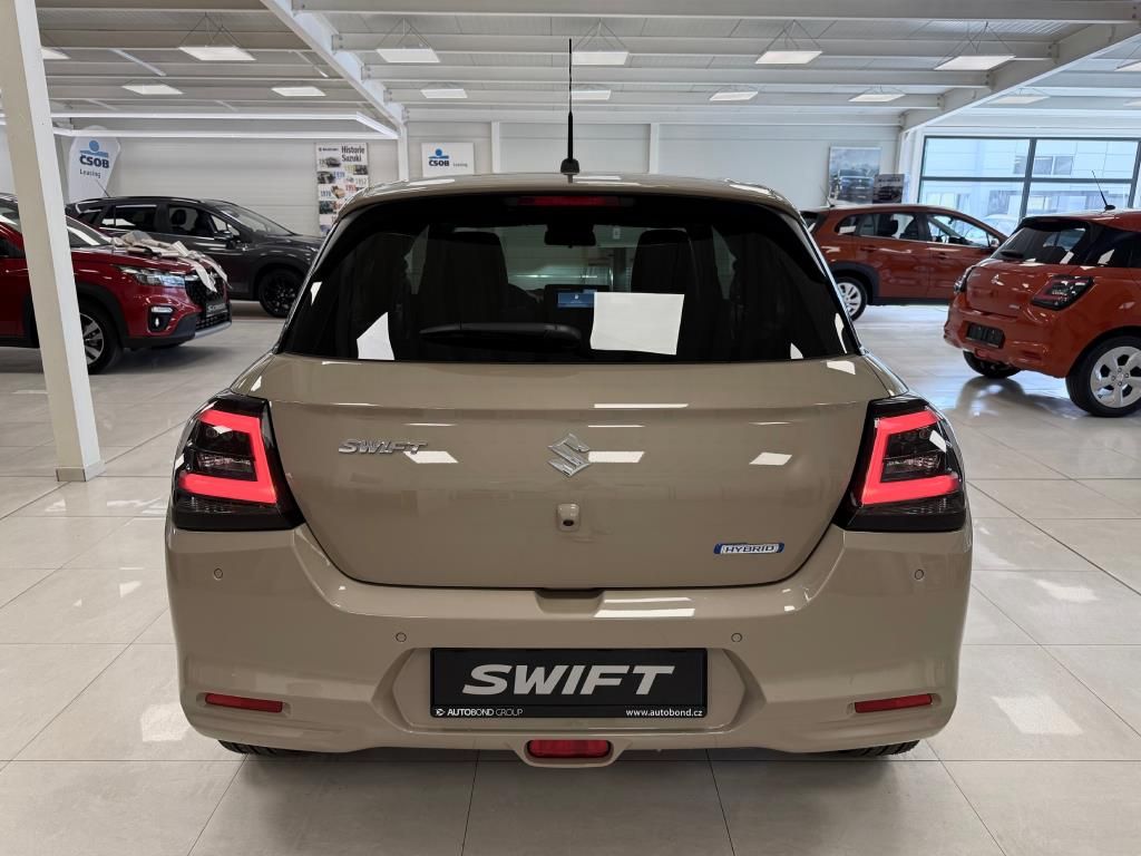 Suzuki Swift, PREMIUM 1.2 CVT 4x2 - fotka 3