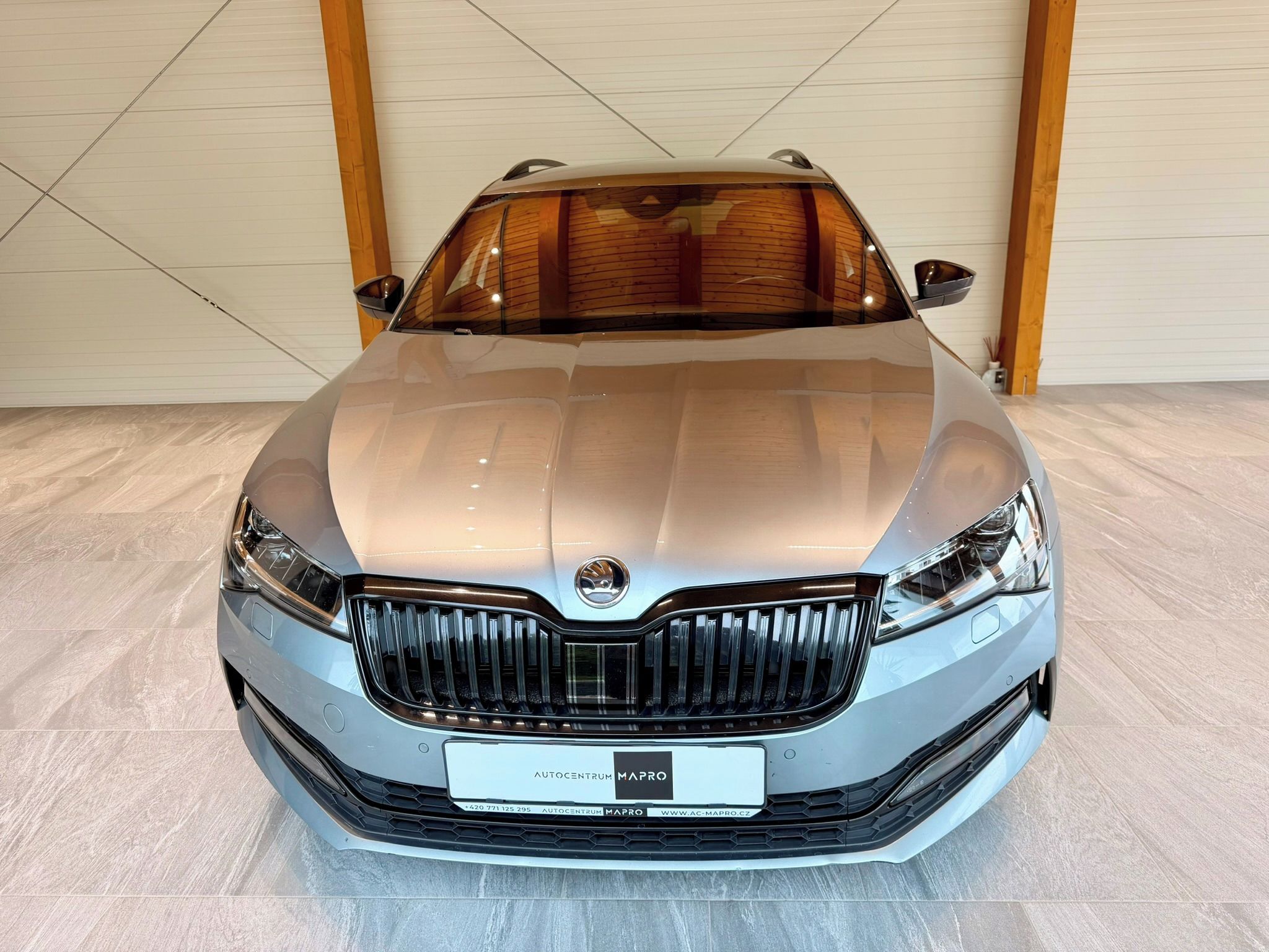 Škoda Superb, 2.0 TDi DSG 4x4 Sportline - fotka 3