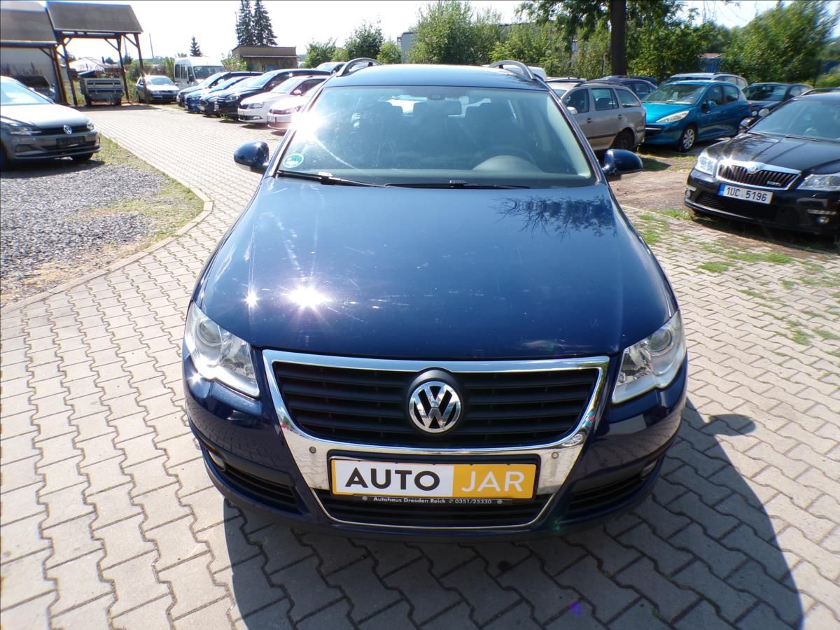 Volkswagen Passat, 1,6 FSI - fotka 3