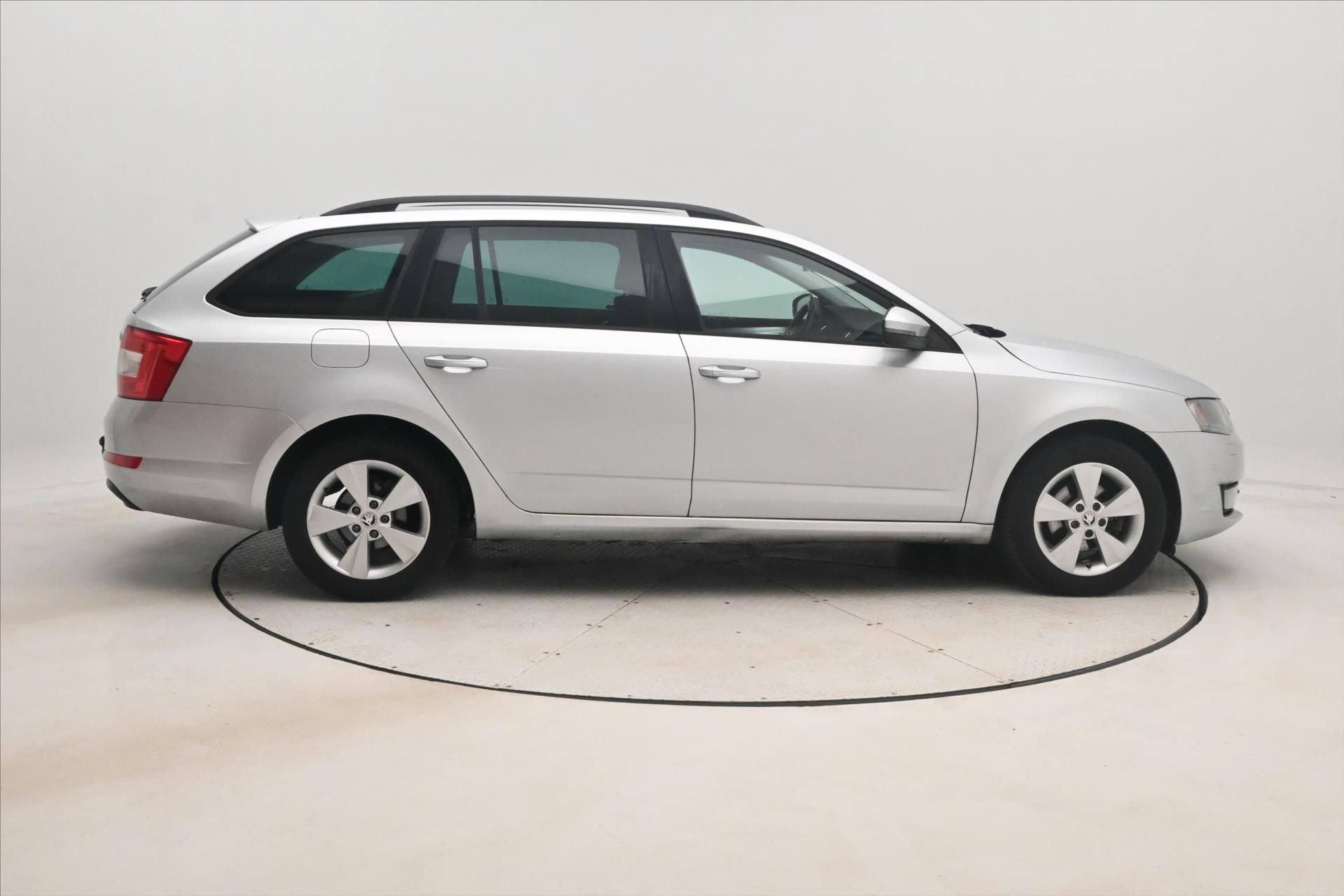 Škoda Octavia, 1,6 TDI 81kW tažné nová STK - fotka 4