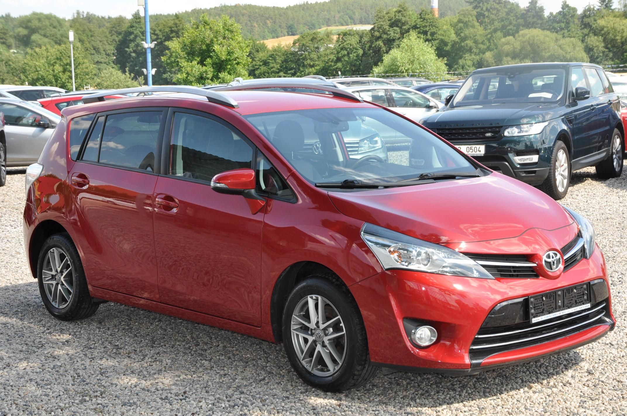 Toyota Verso, 1.8 ValveMatic 108kW 7.míst - fotka 2