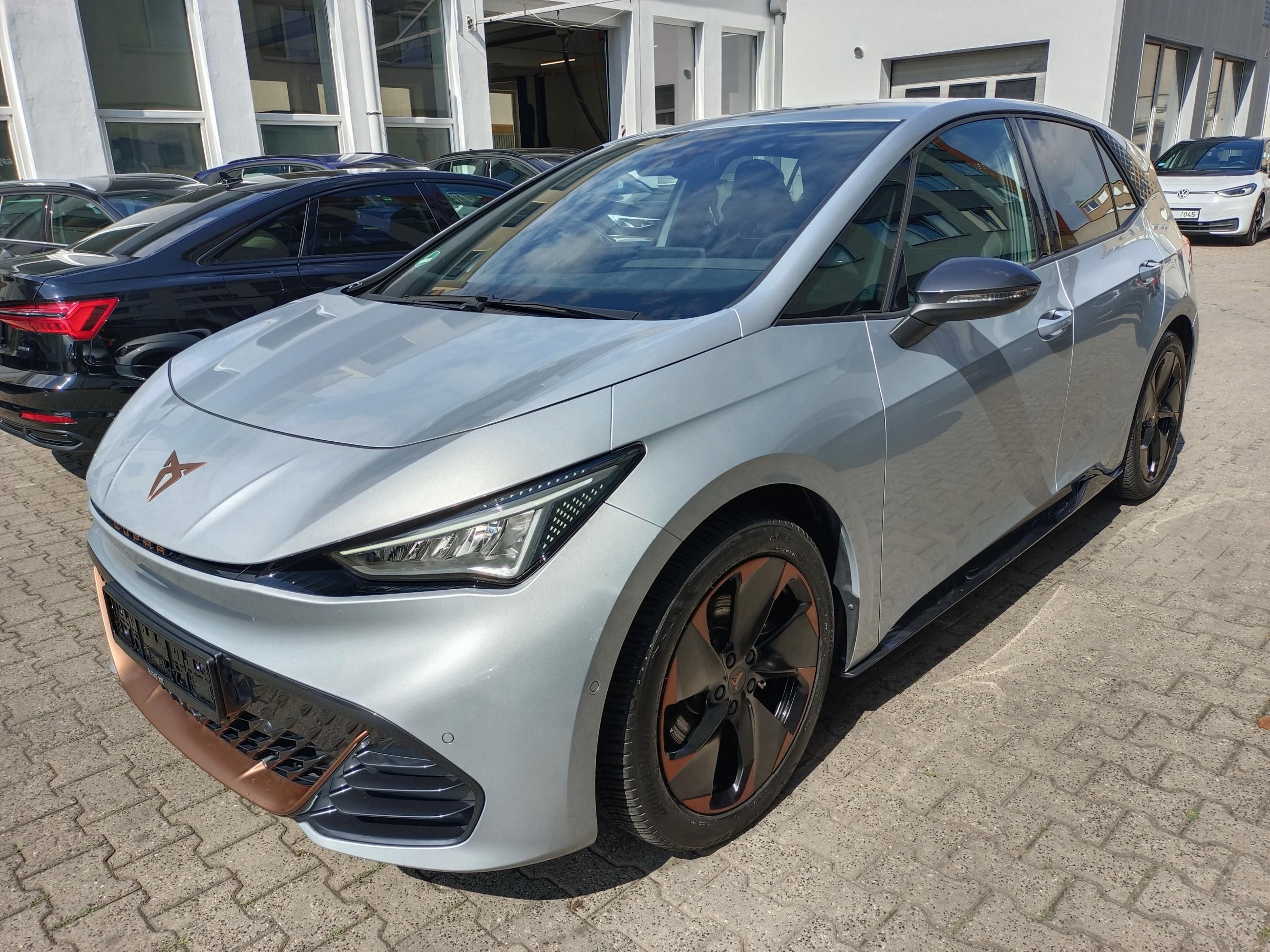 Cupra Born, Born electric 150kW / 19" alu - fotka 4